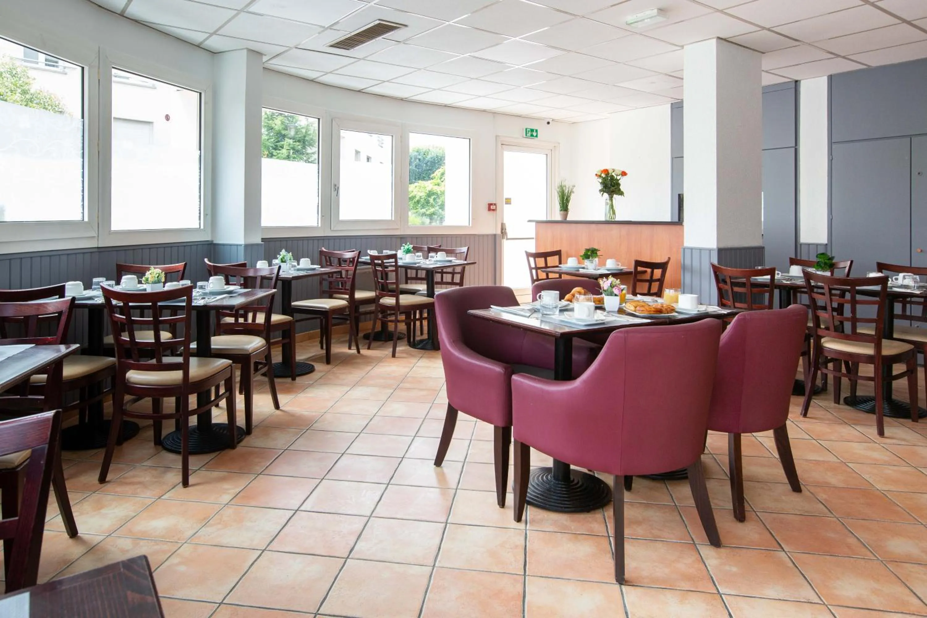 Restaurant/Places to Eat in Urban by balladins Eaubonne