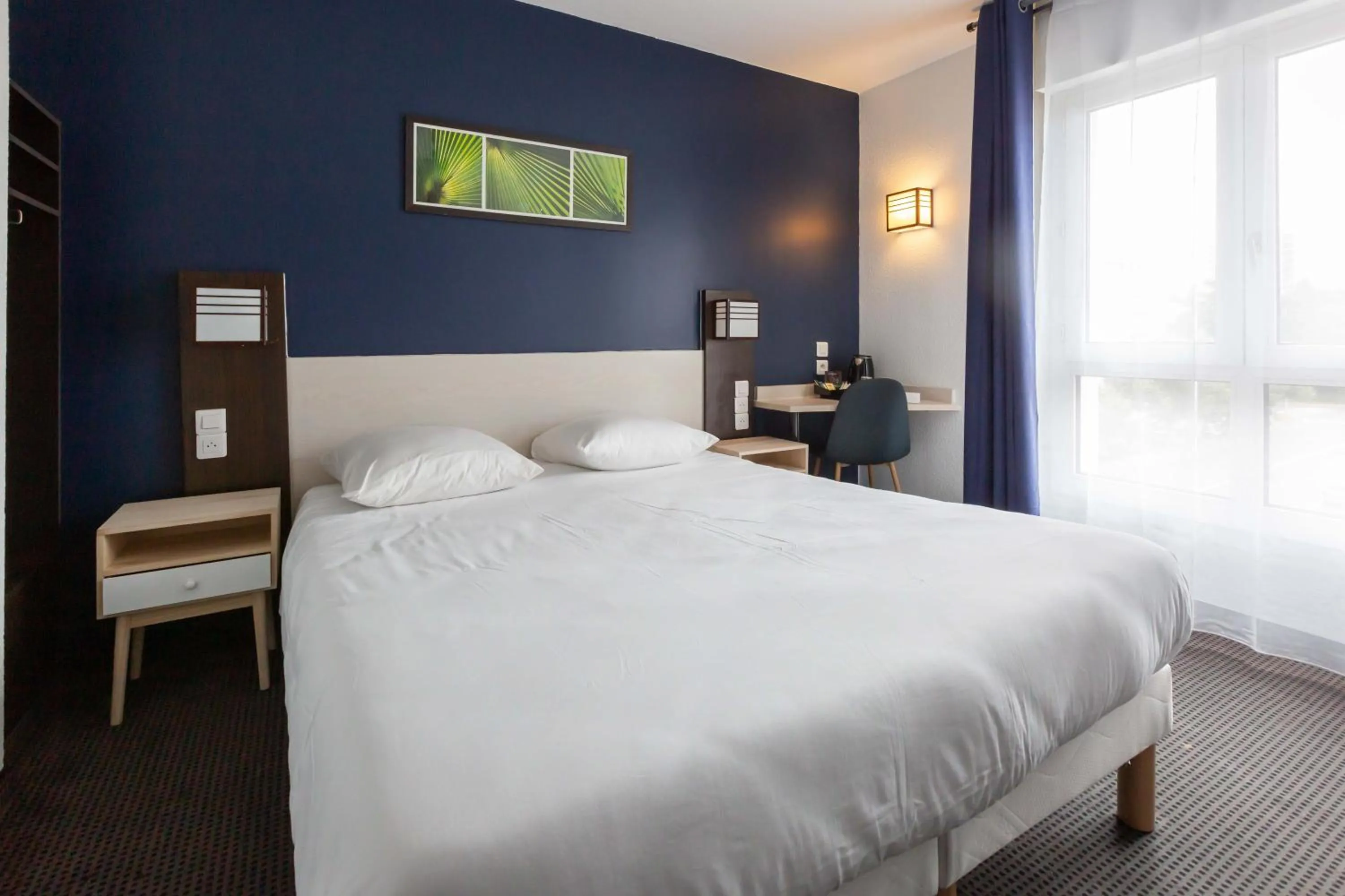 Bedroom, Bed in Urban by balladins Eaubonne