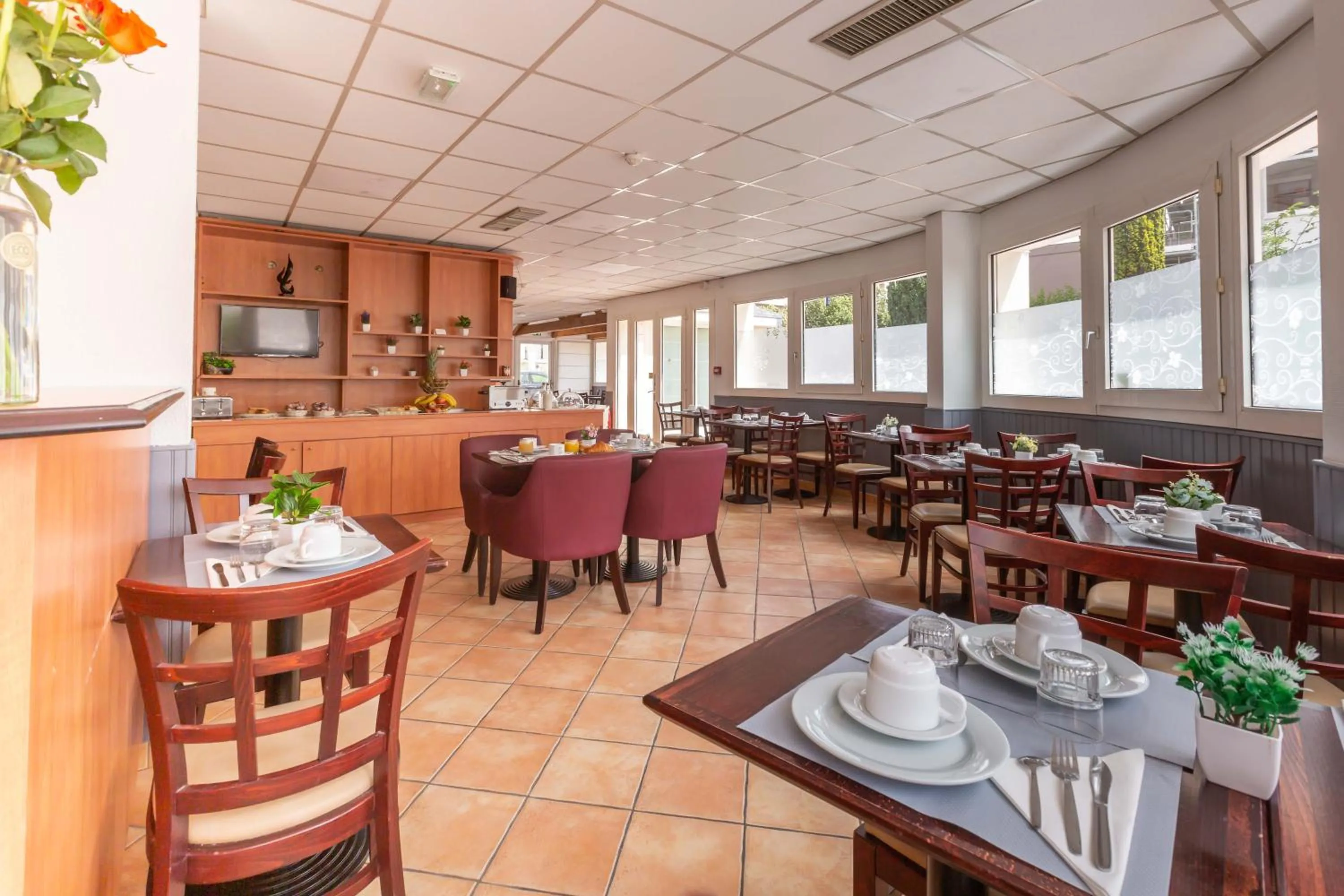 Restaurant/Places to Eat in Urban by balladins Eaubonne