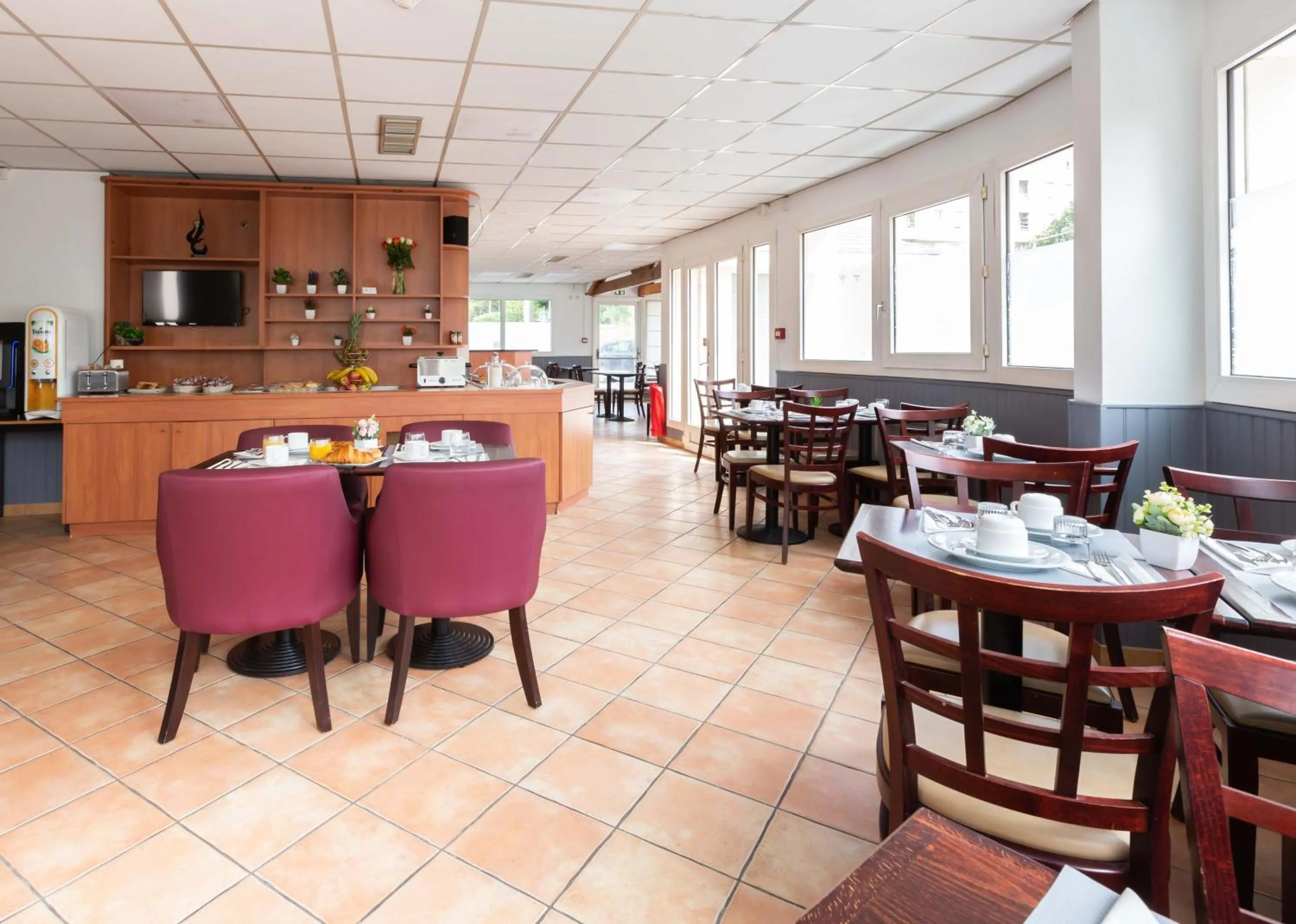 Restaurant/Places to Eat in Urban by balladins Eaubonne