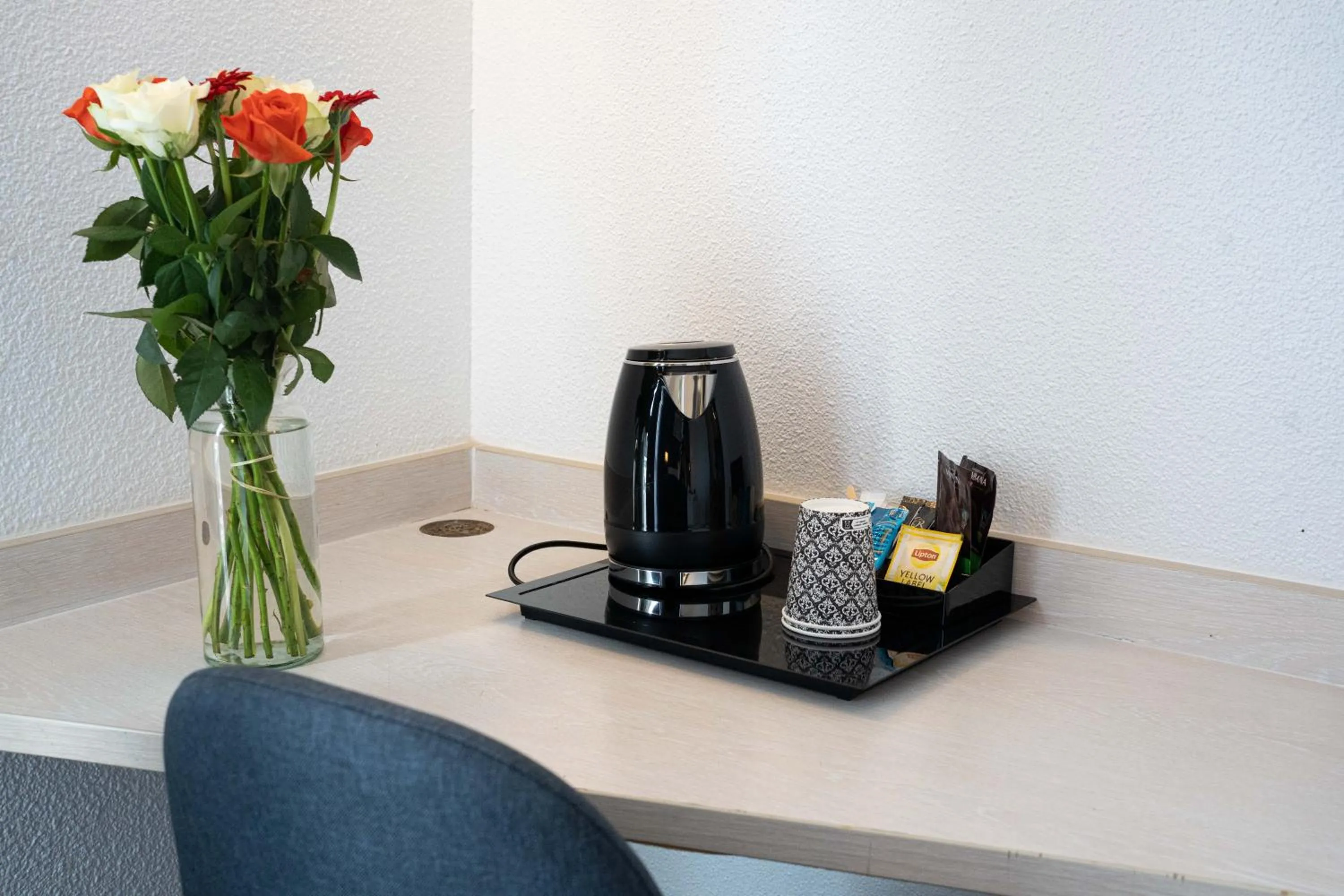 Coffee/tea facilities in Urban by balladins Eaubonne