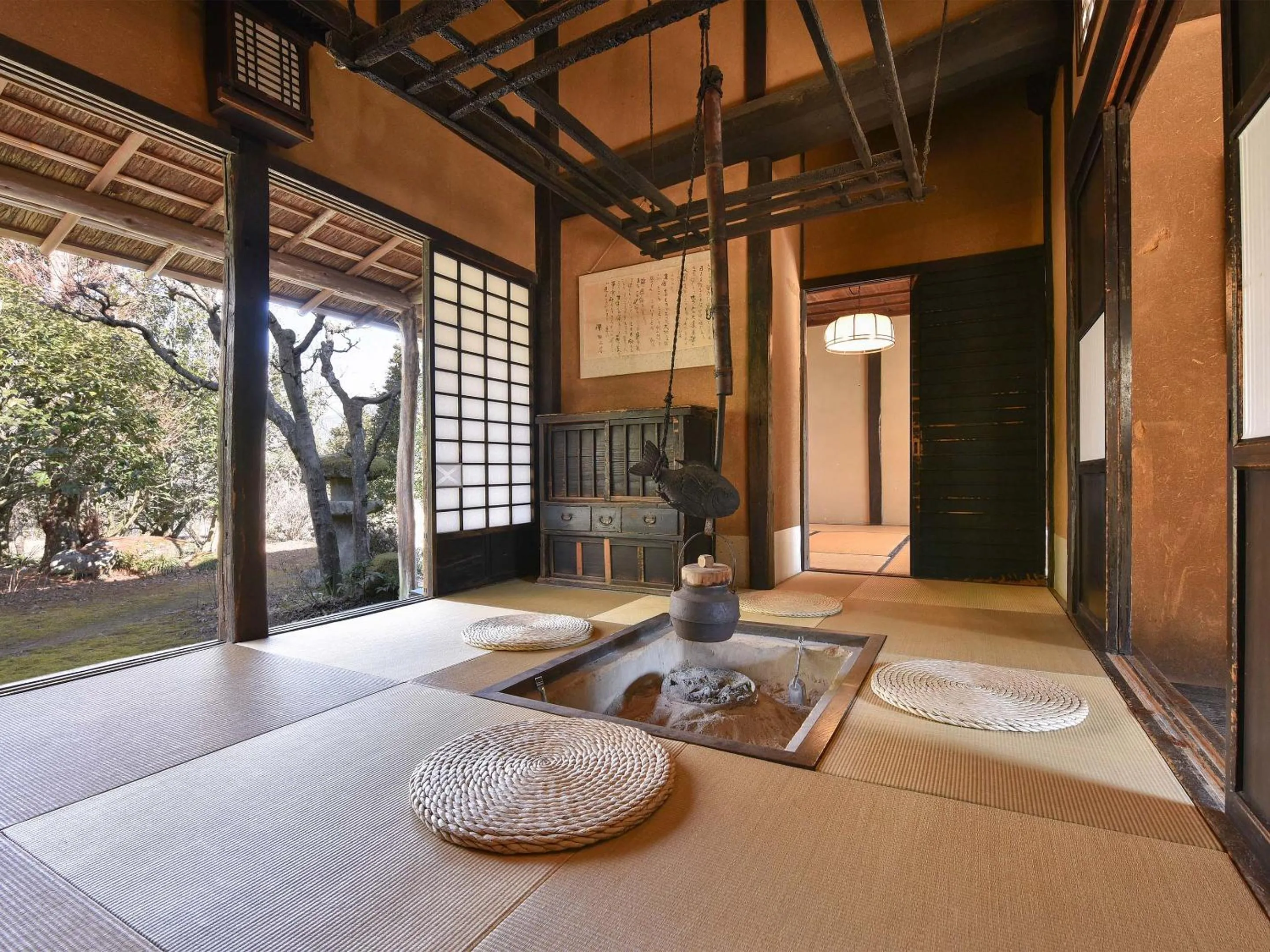 Photo of the whole room in Nagataki