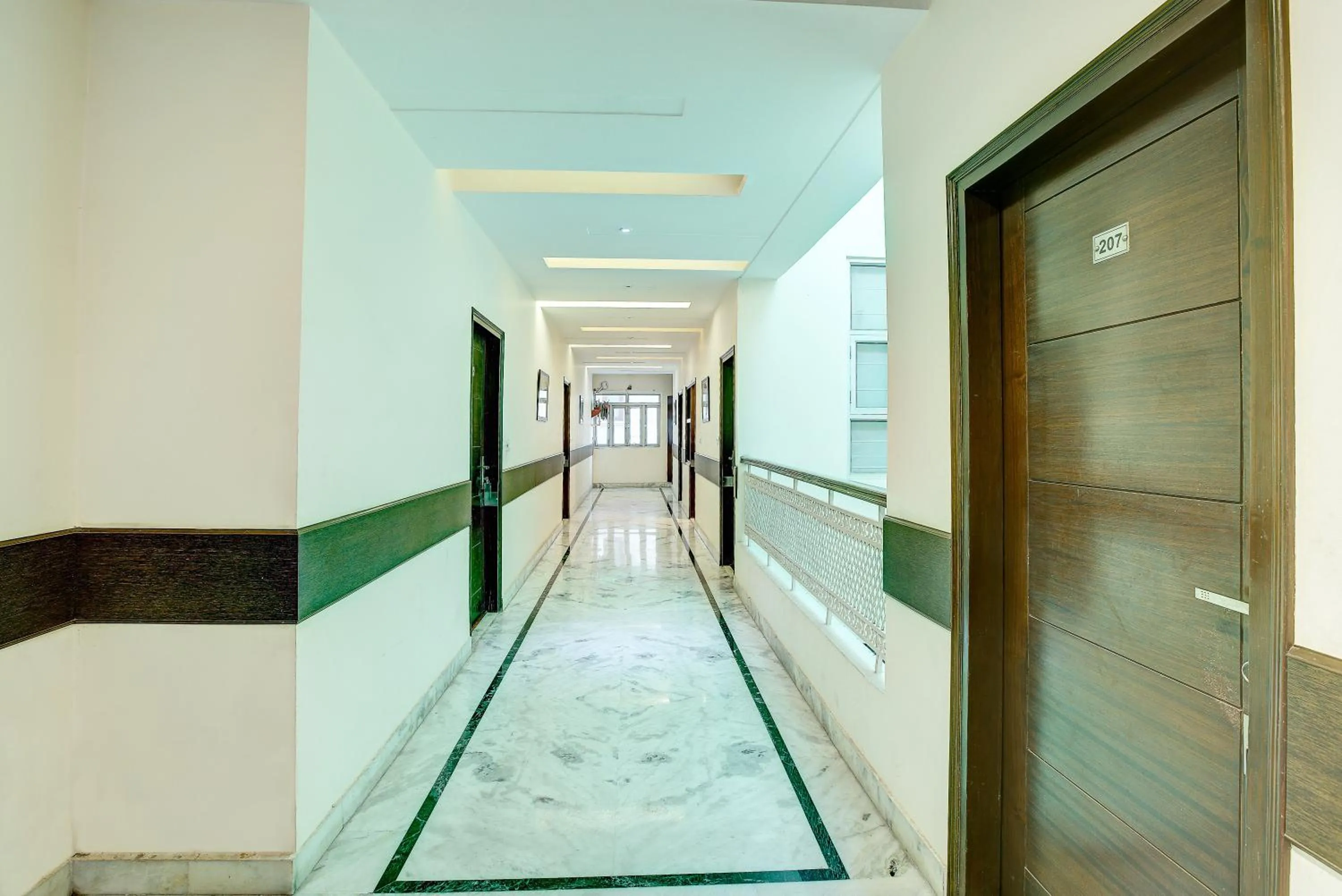 Lobby or reception in Treebo C T International