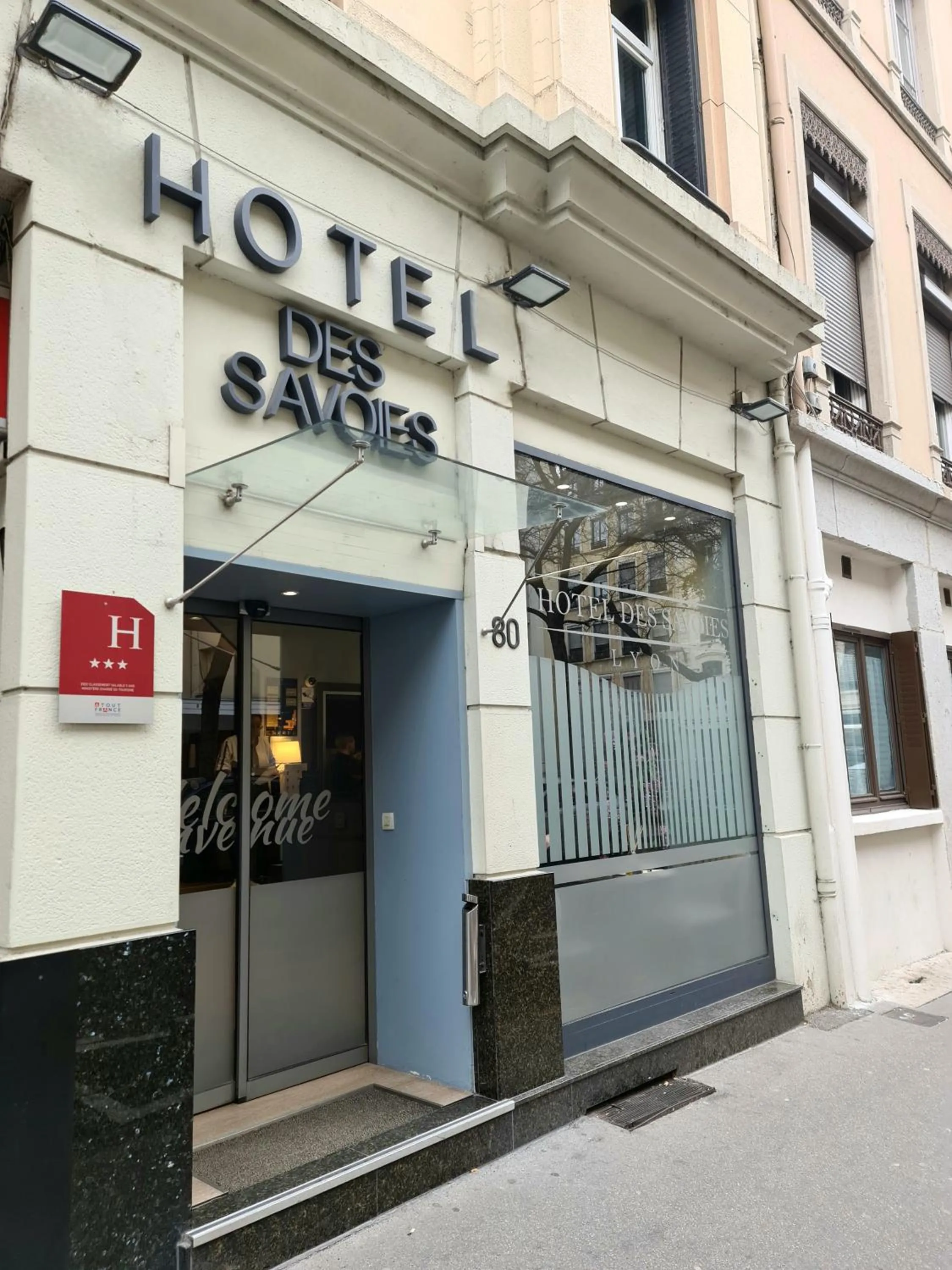 Property building in Hotel des Savoies Lyon Perrache