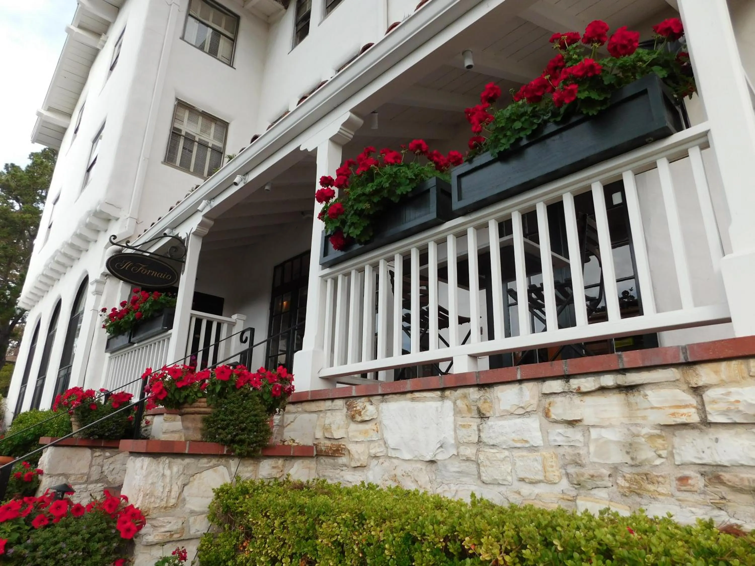 Garden in Pine Inn - Carmel