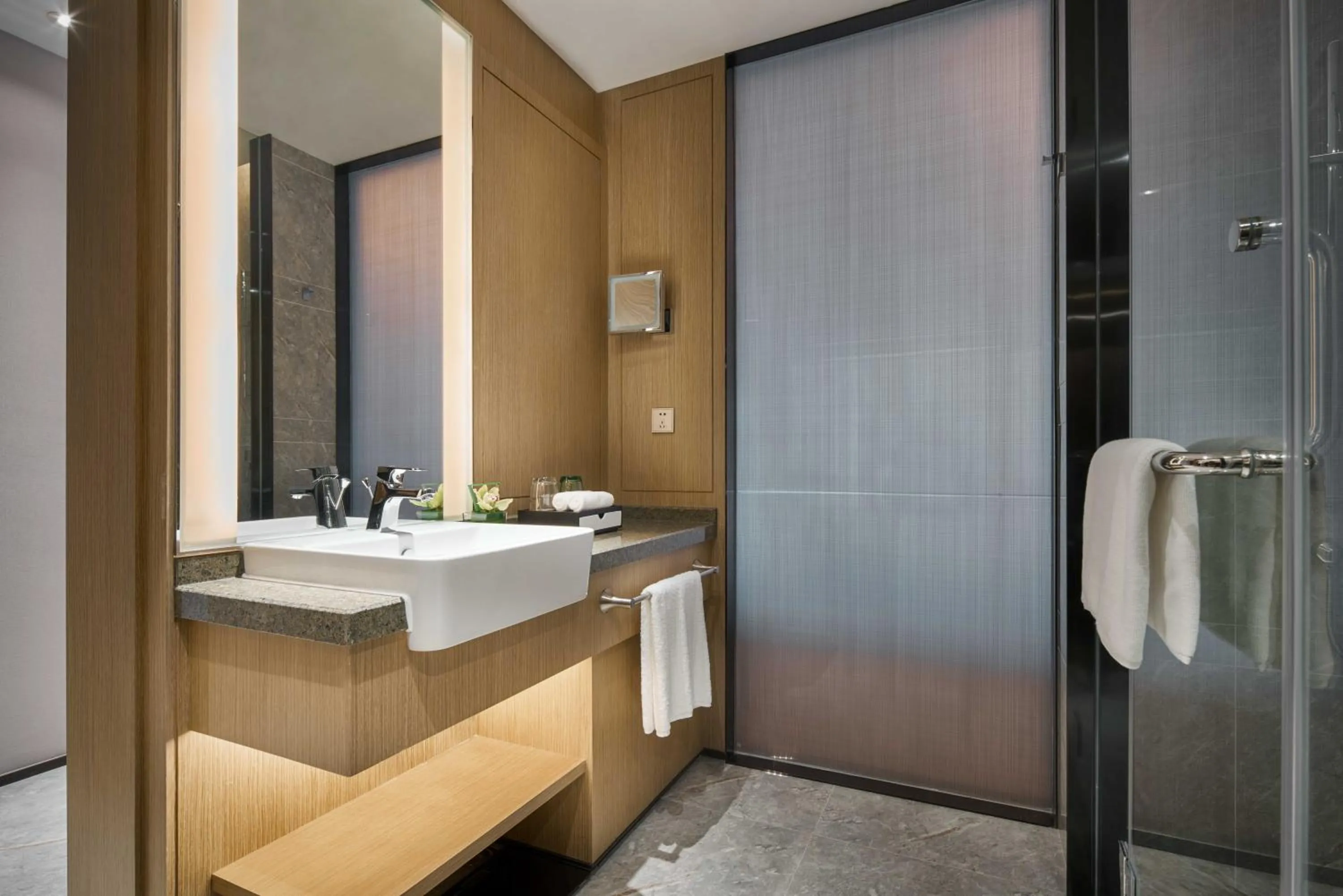 Shower in The QUBE Hotel Shanghai Hongqiao