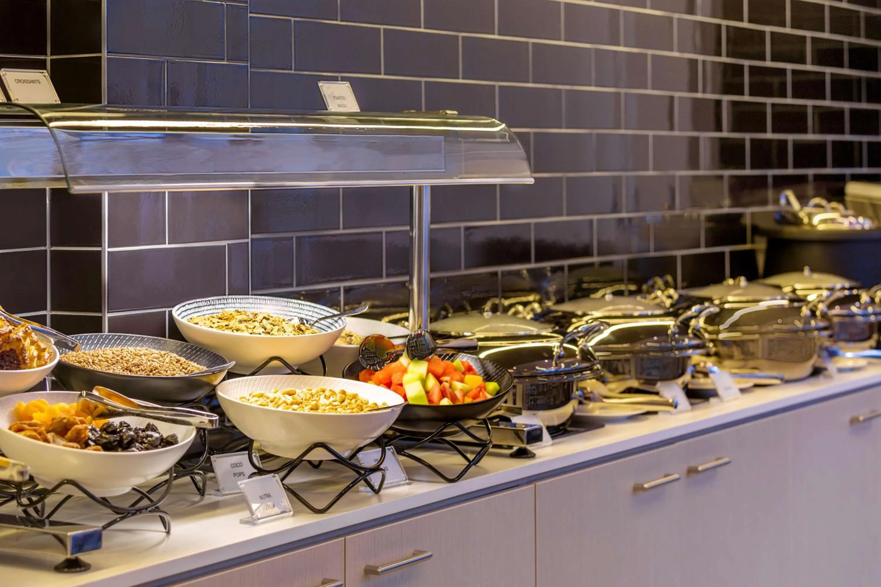 Restaurant/places to eat in Travelodge Hotel Sydney Airport