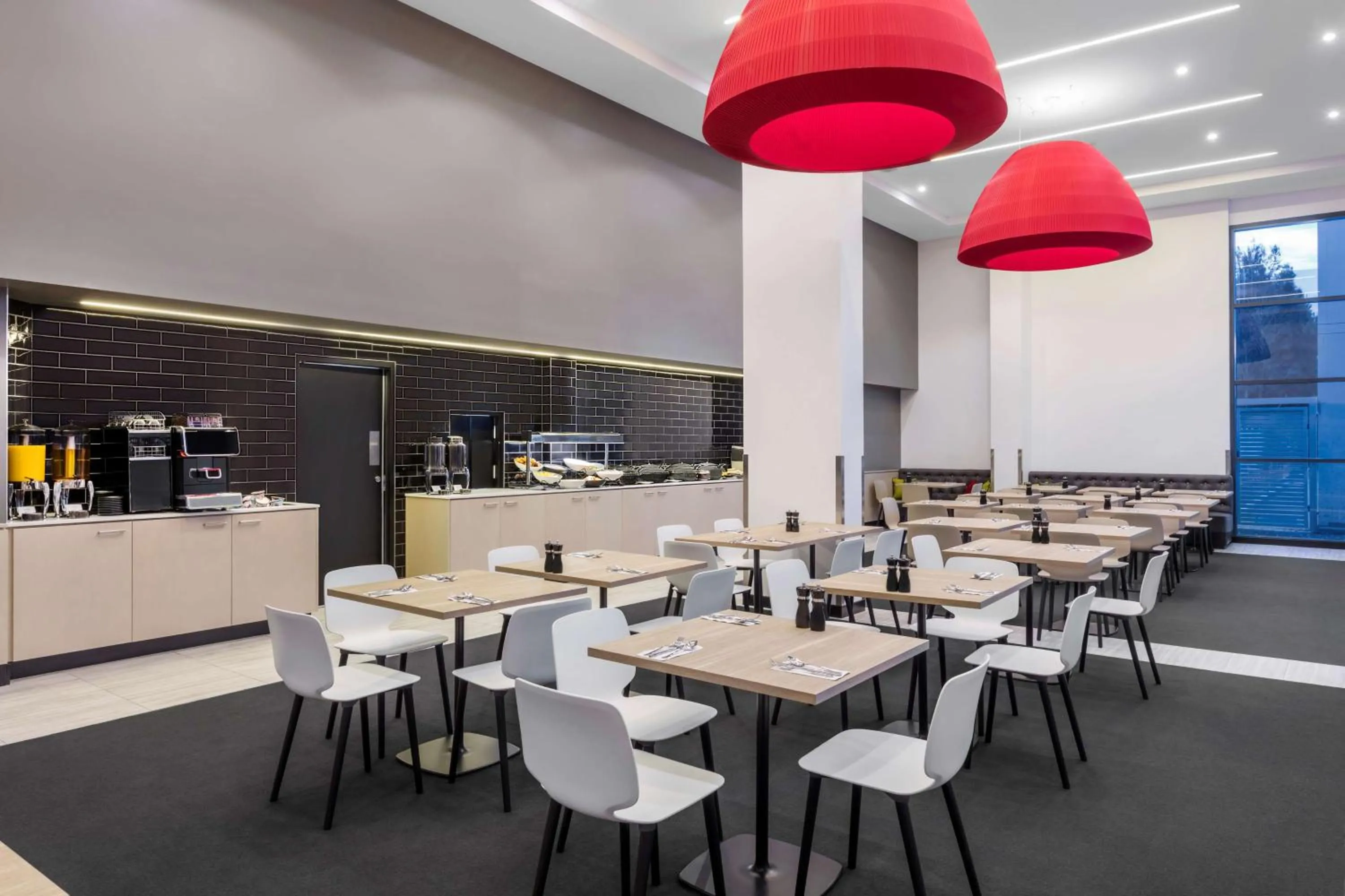 Restaurant/places to eat in Travelodge Hotel Sydney Airport