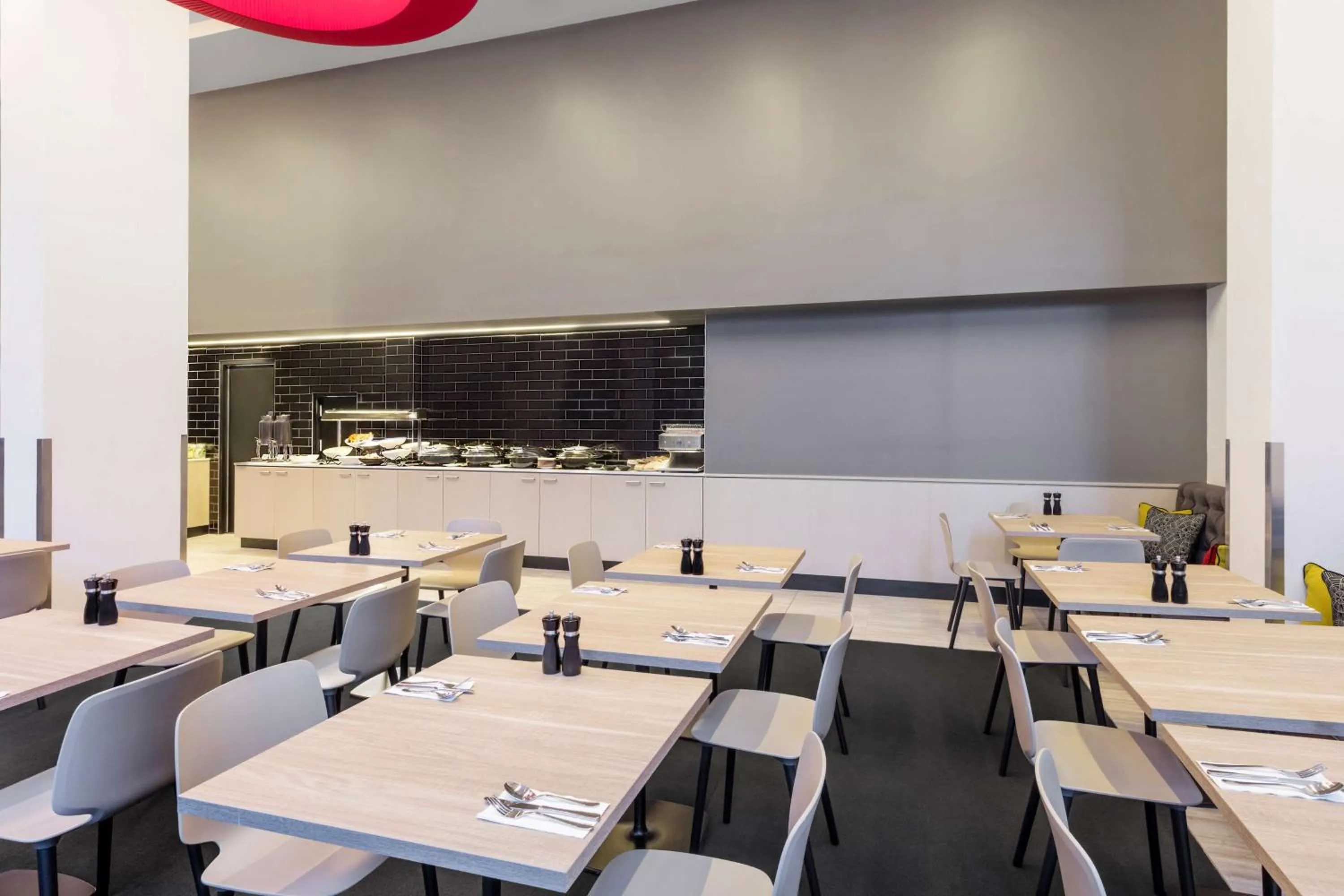 Restaurant/places to eat in Travelodge Hotel Sydney Airport
