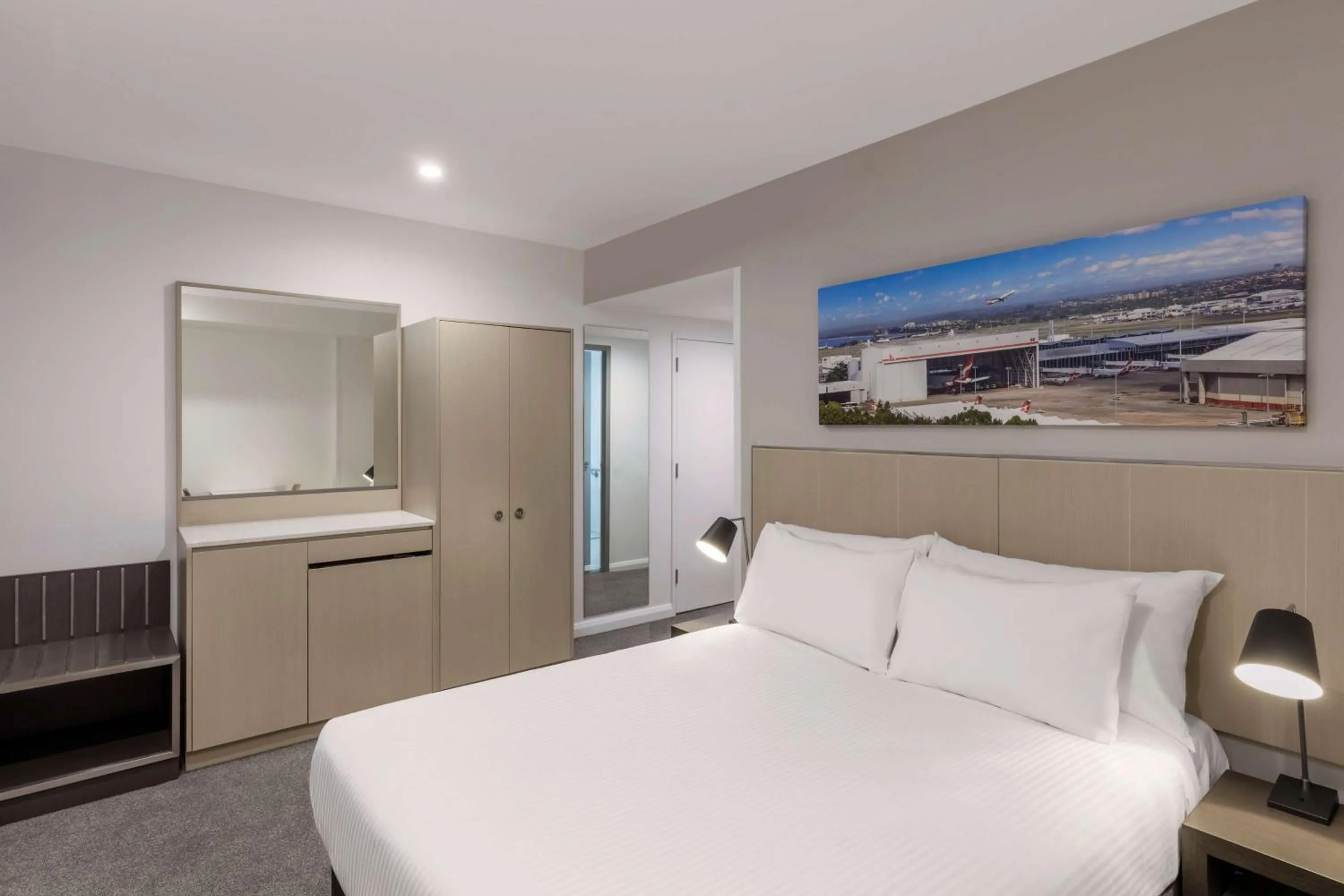 Bedroom, Bed in Travelodge Hotel Sydney Airport