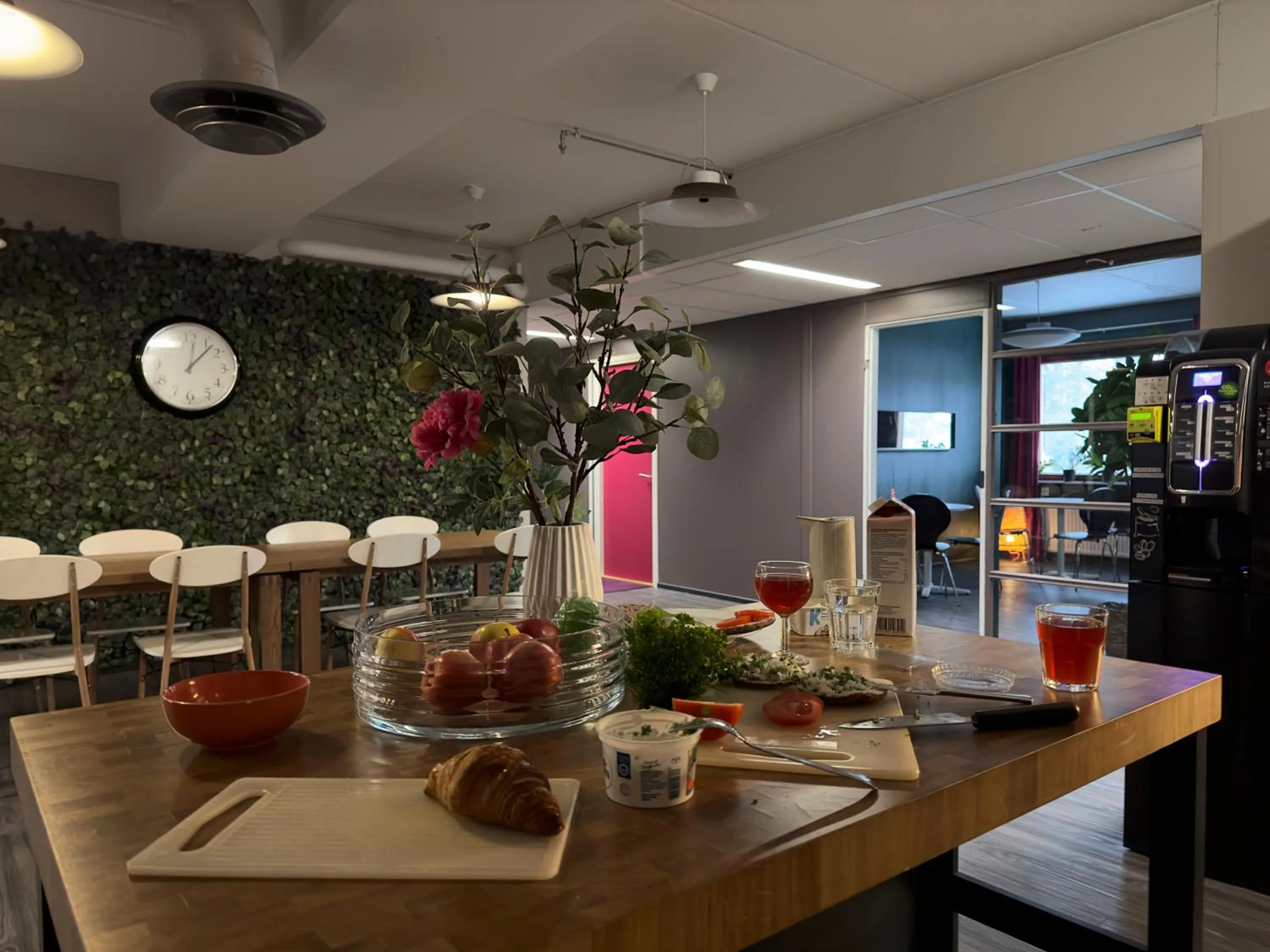 Coffee/tea facilities in The Rooms Airport - 20Rooms