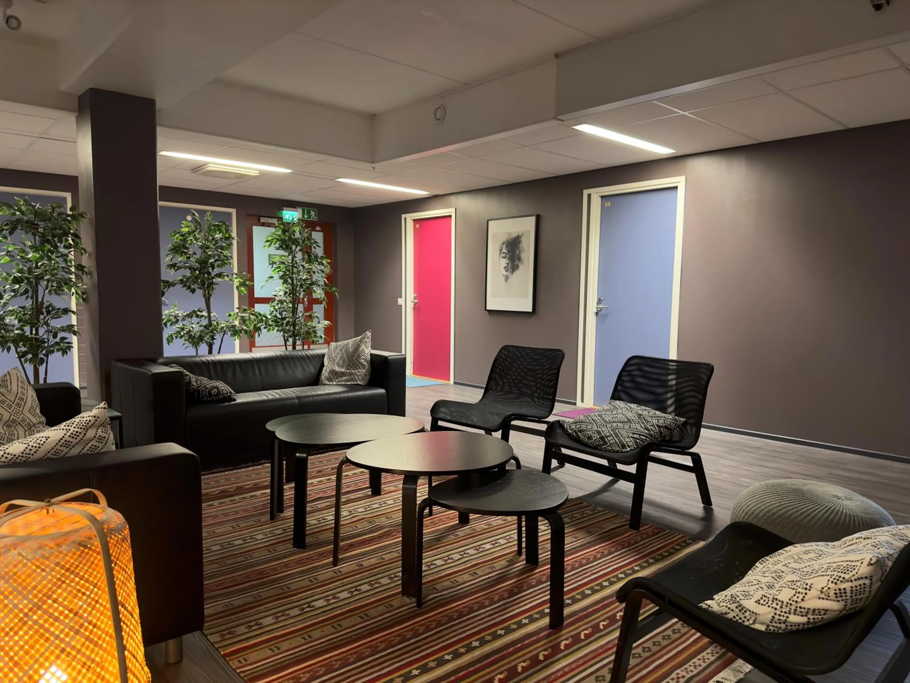 Living room in The Rooms Airport - 20Rooms