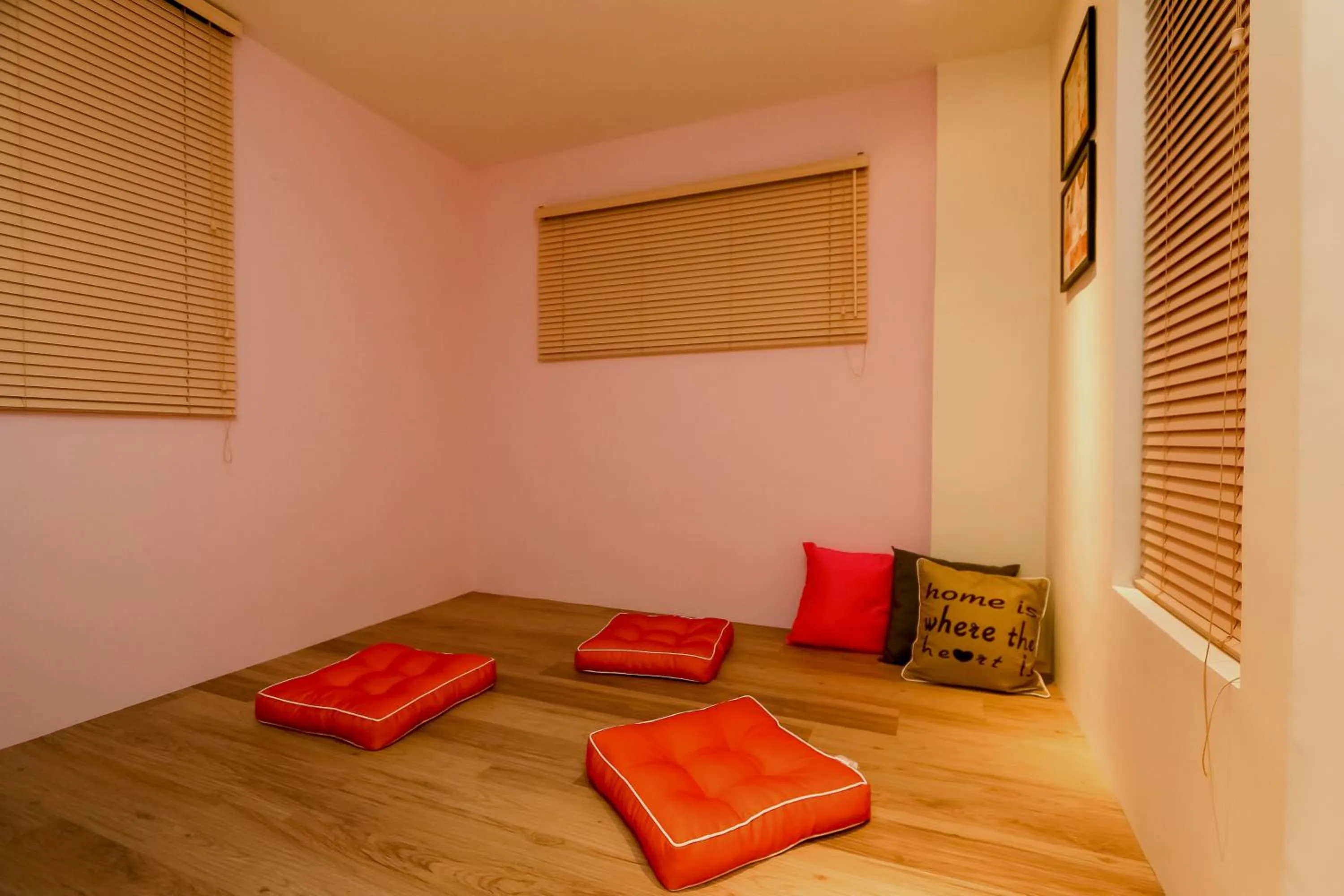 Decorative detail in Spring Tree