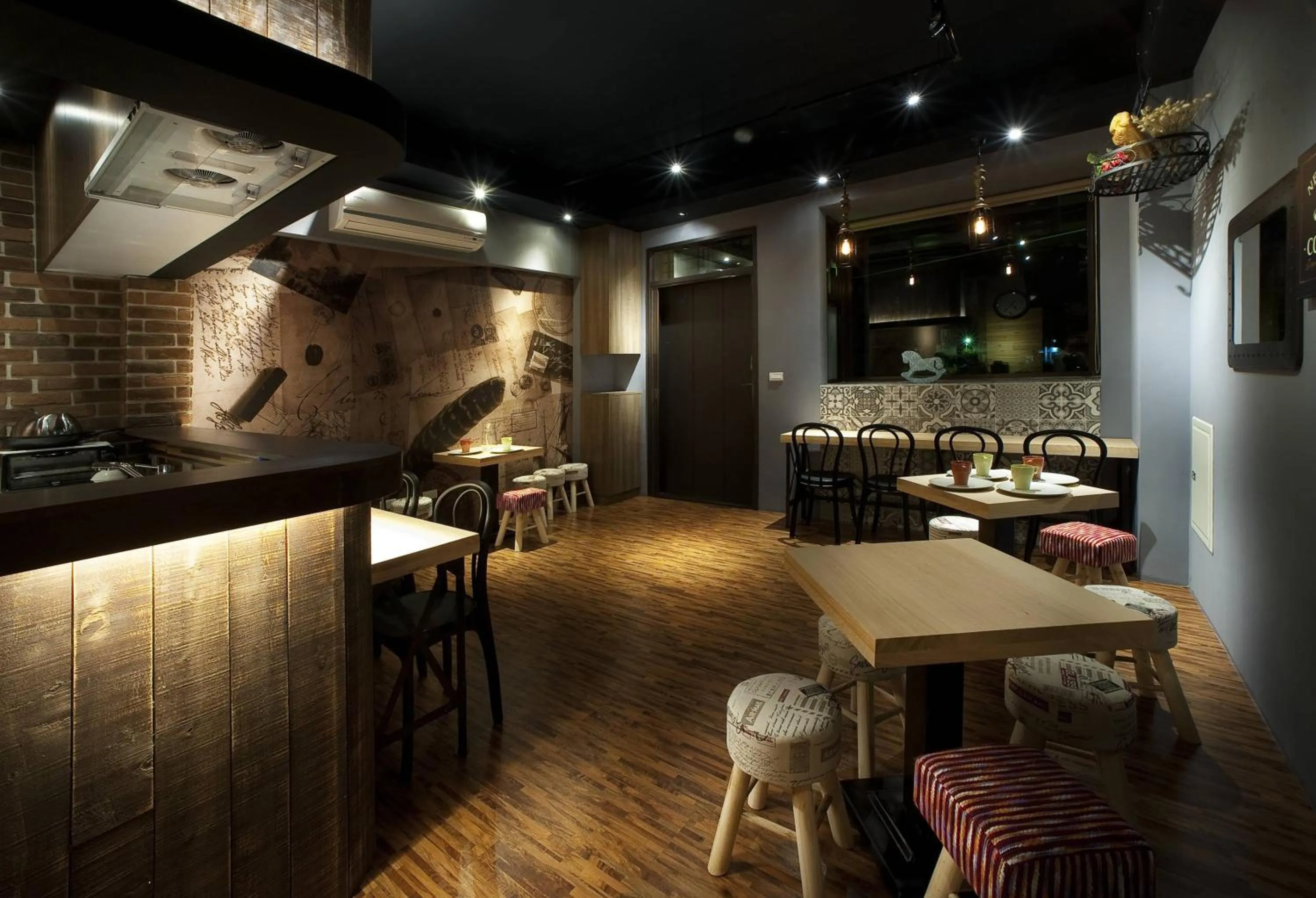 Decorative detail in Spring Tree