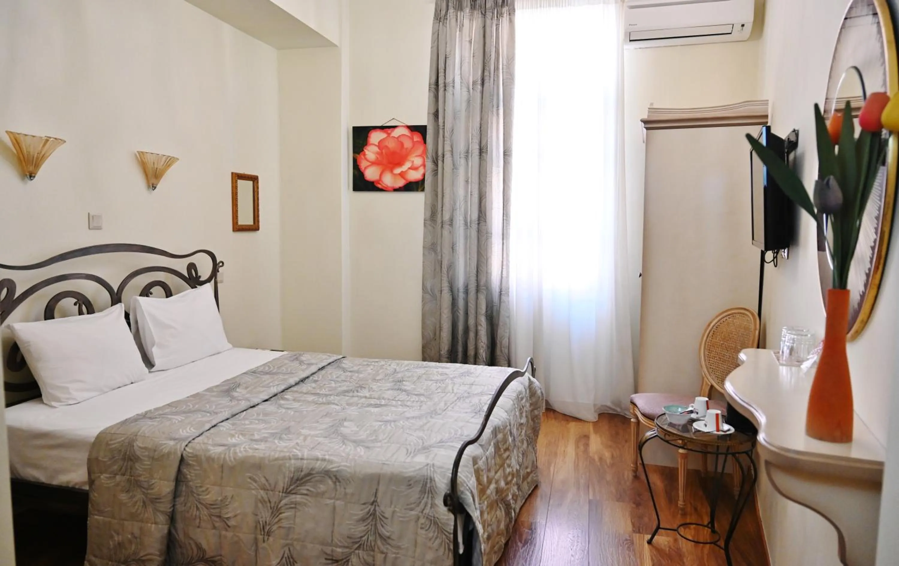 Deluxe Room in Le Bijou Luxury Rooms & Suites