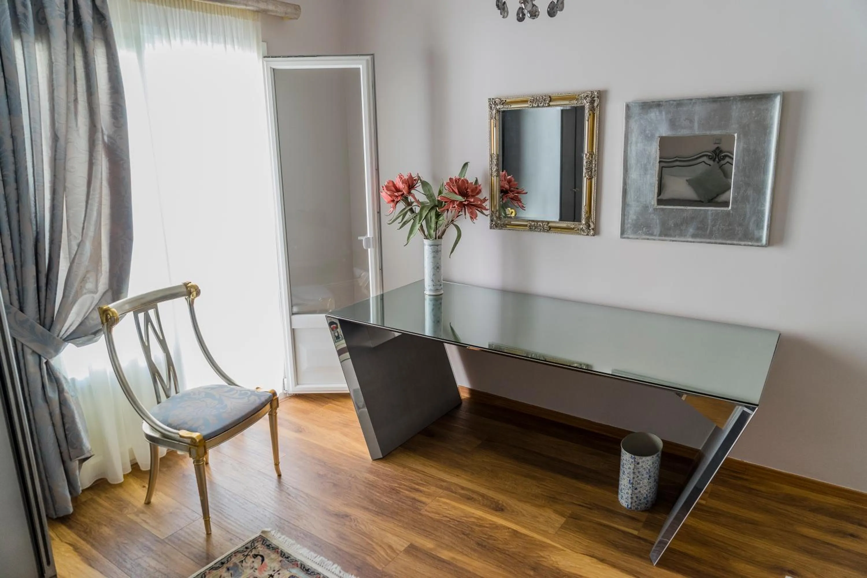 Decorative detail in Le Bijou Luxury Rooms & Suites