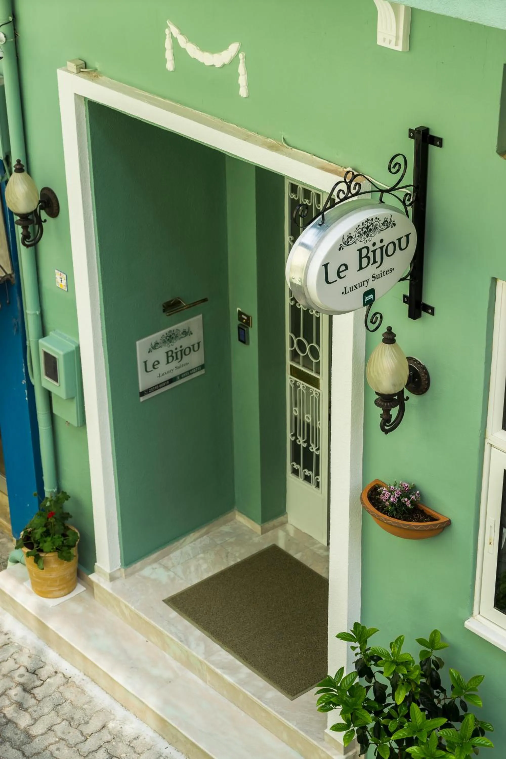 Facade/entrance in Le Bijou Luxury Rooms & Suites