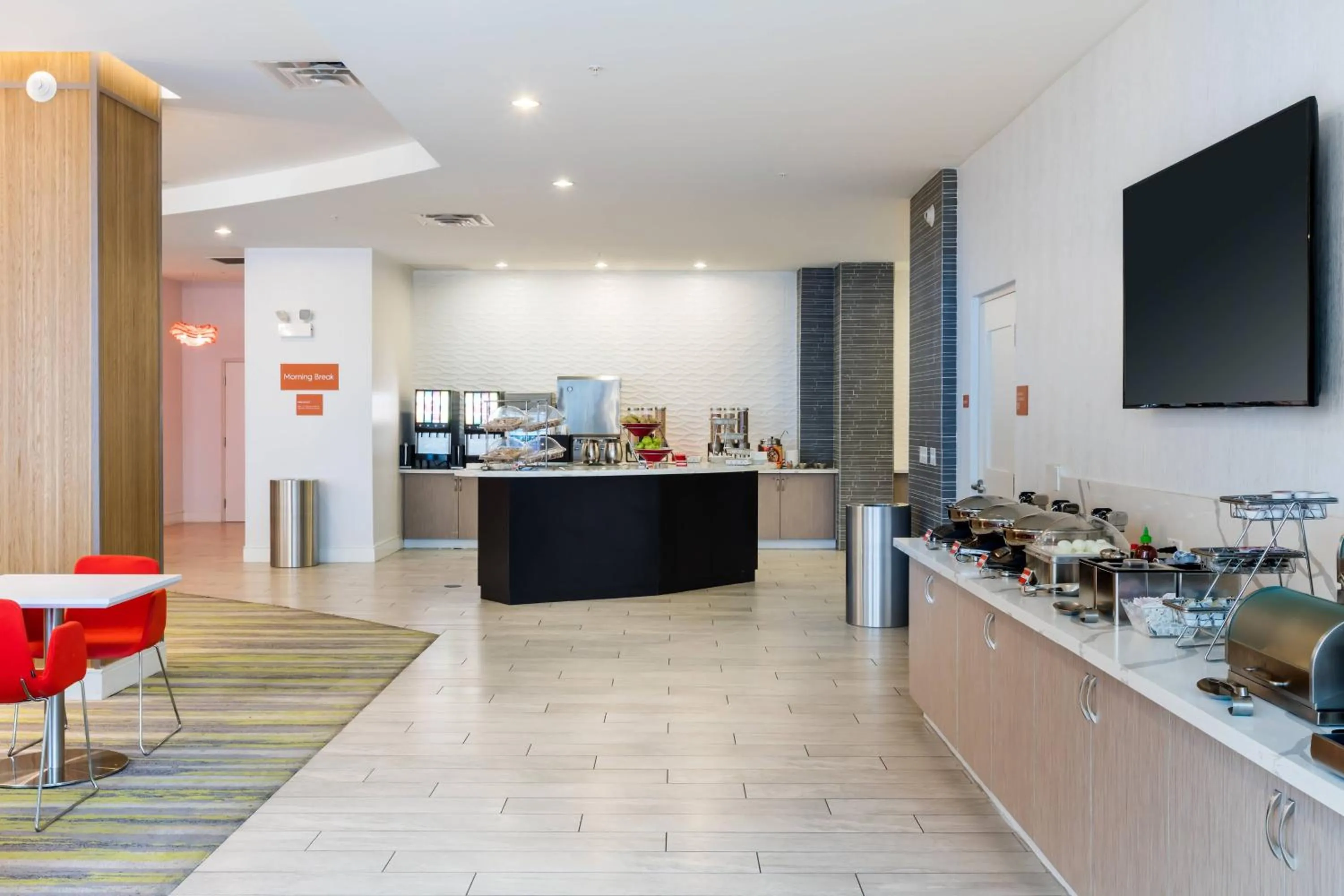 Breakfast in TownePlace Suites by Marriott Orlando at SeaWorld