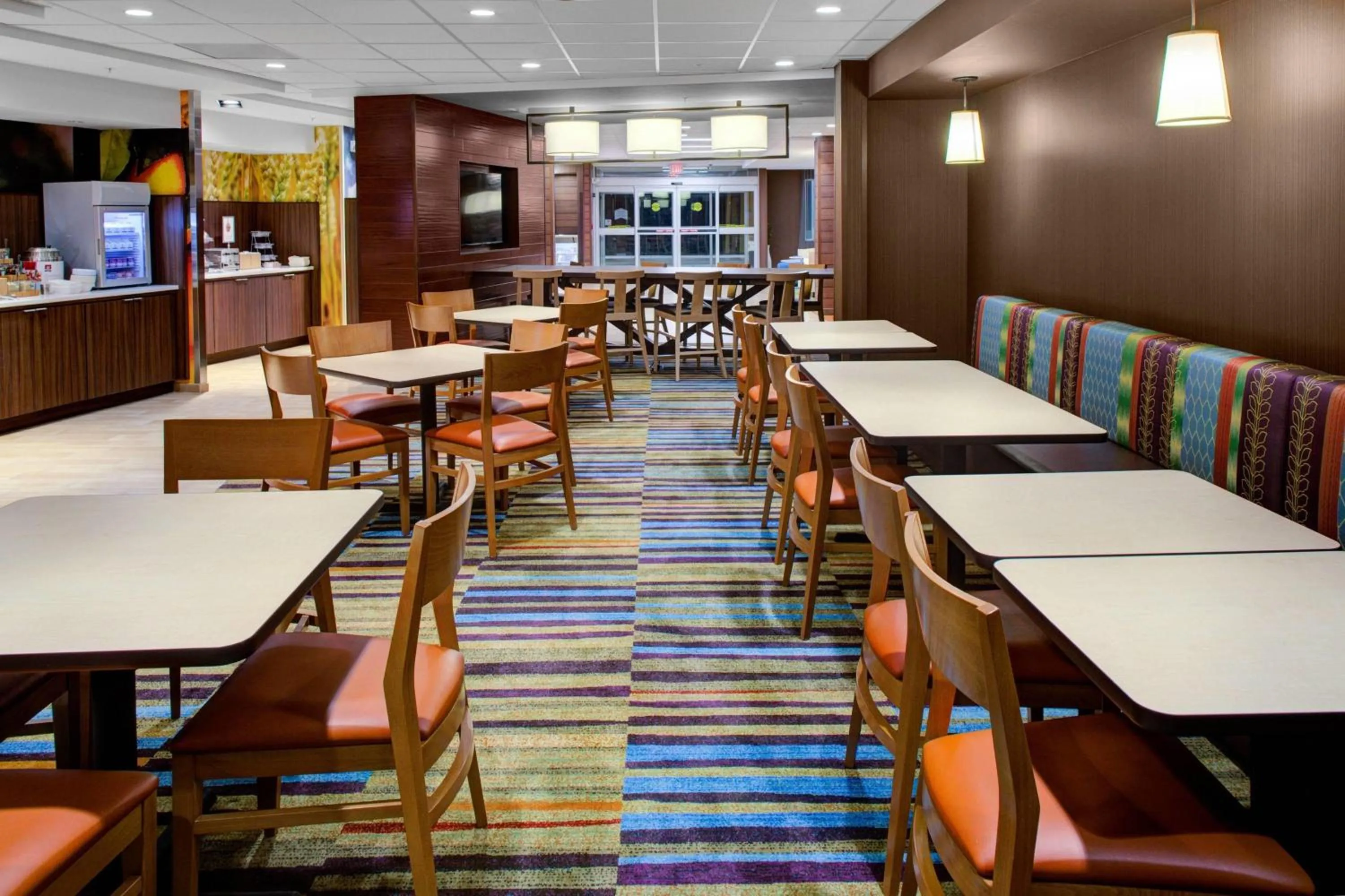 Breakfast in Fairfield Inn & Suites by Marriott Hollister