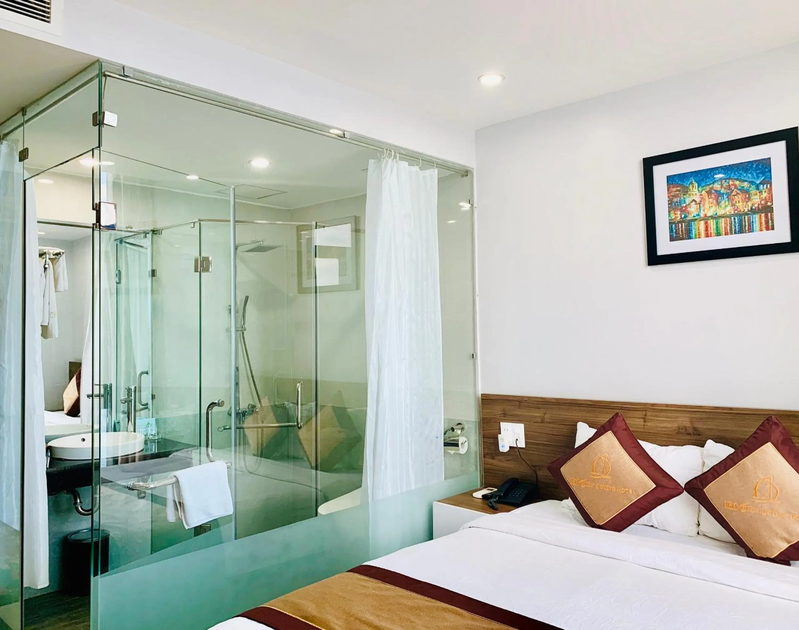 Bathroom, Bed in CKC Thien Duong Hotel