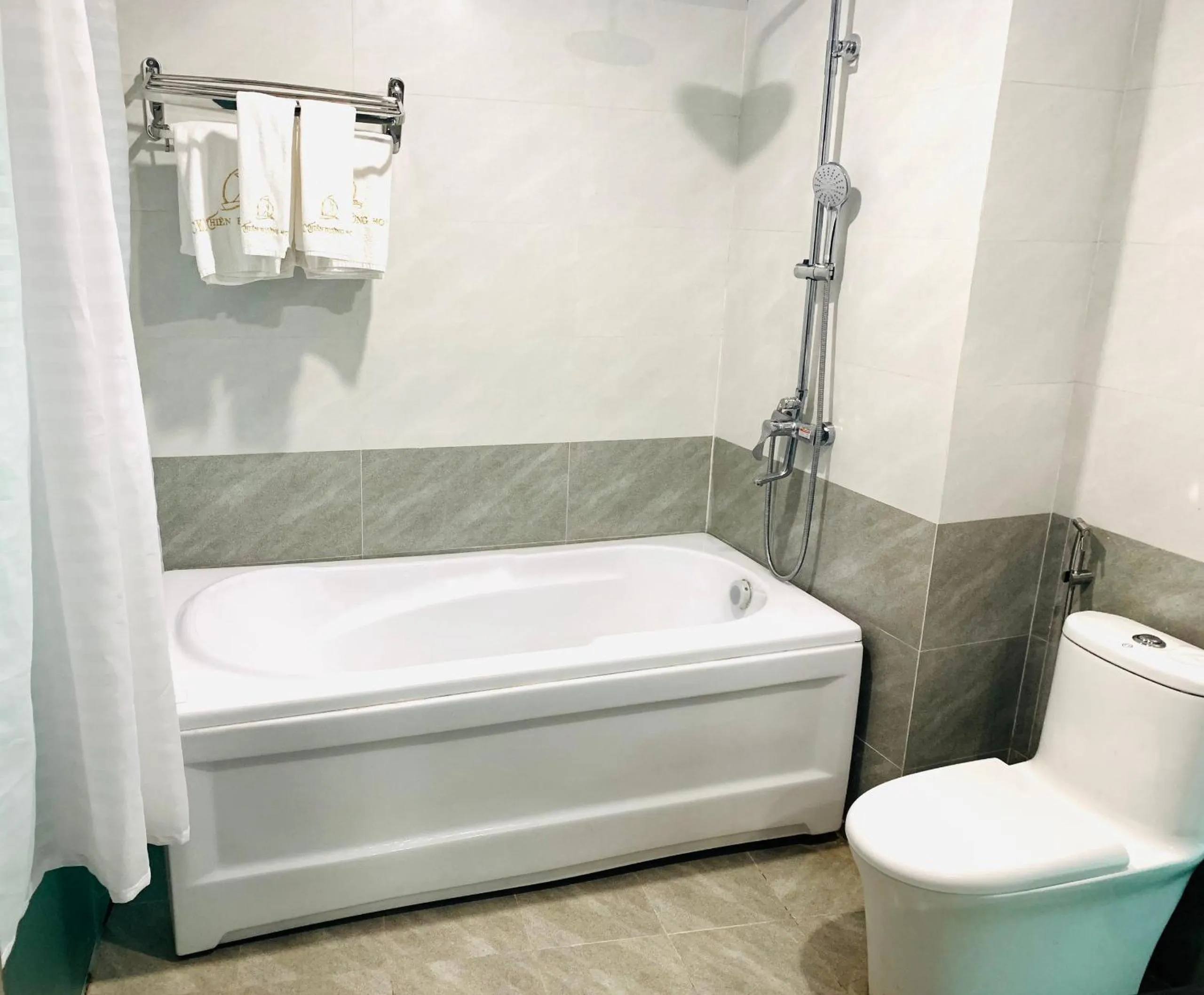 Toilet in CKC Thien Duong Hotel