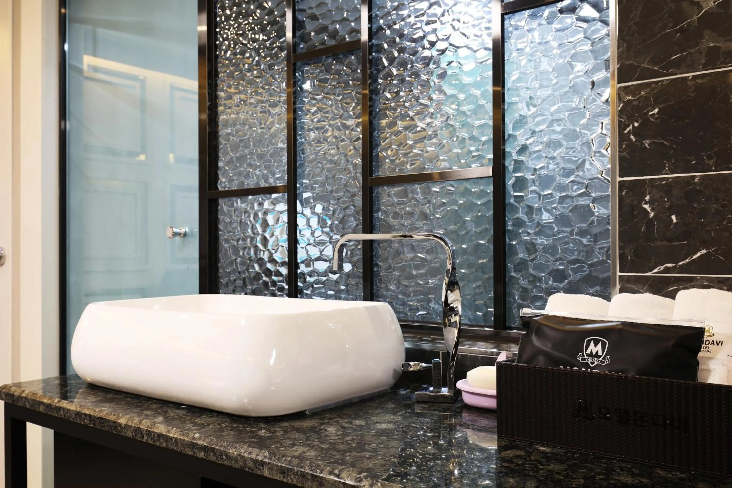 Bathroom in Hotel Mondavi