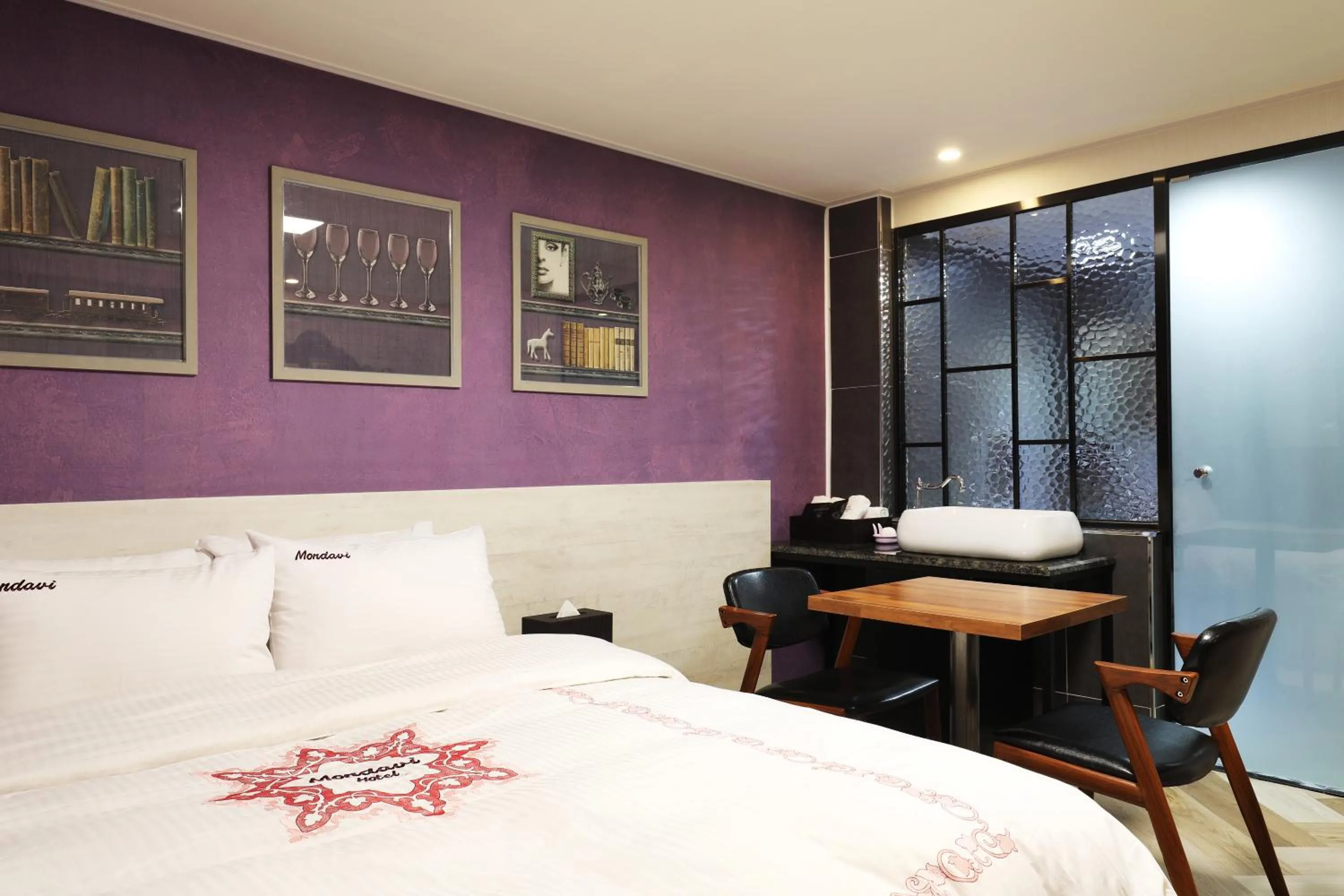 Photo of the whole room, Bed in Hotel Mondavi