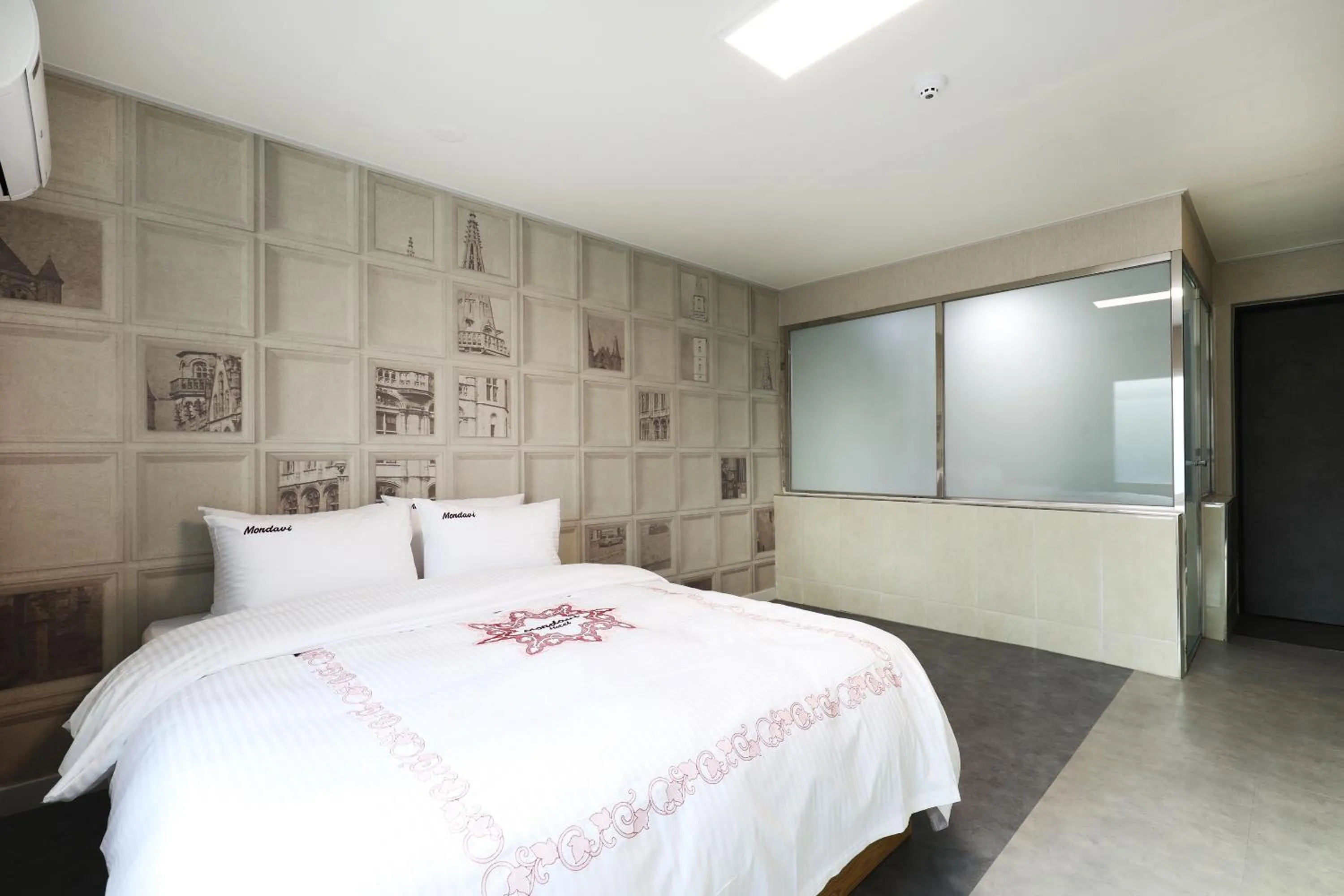 Bed in Hotel Mondavi