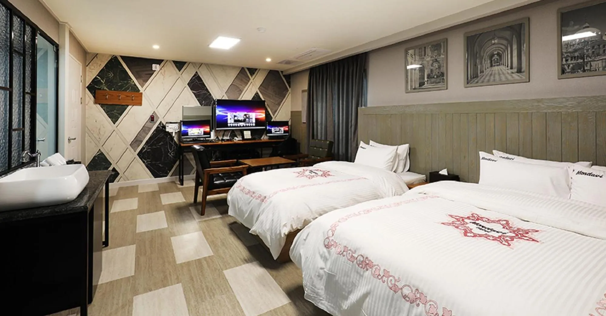 Bed in Hotel Mondavi