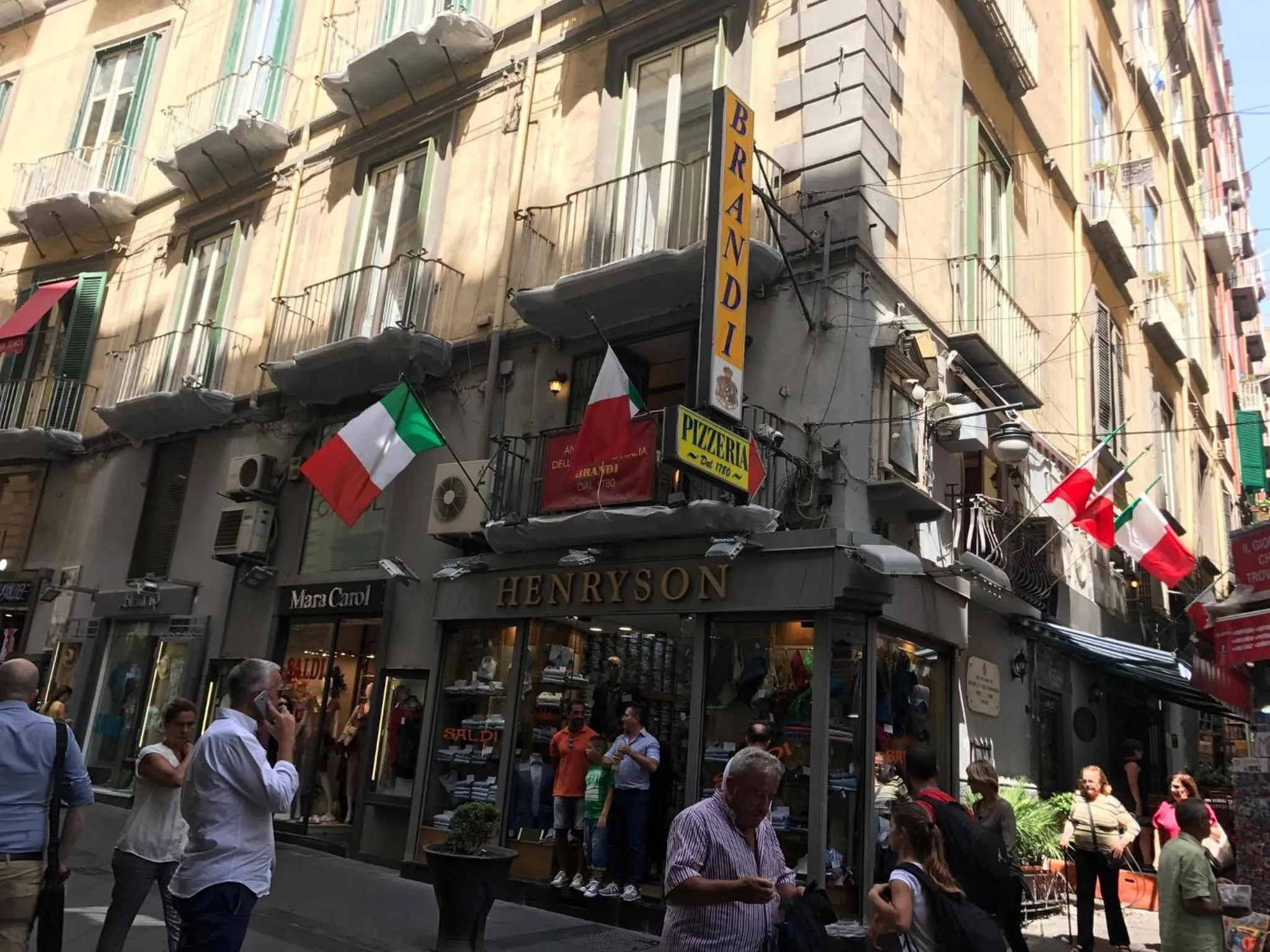 Property building in B&B Chiaia 216