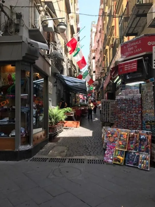 Property building in B&B Chiaia 216