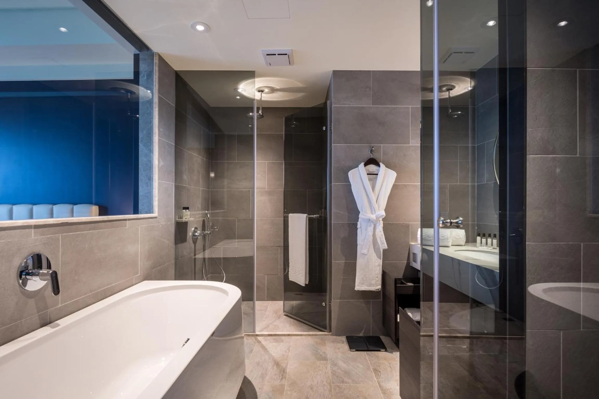 Bathroom in Park Lees Hotel