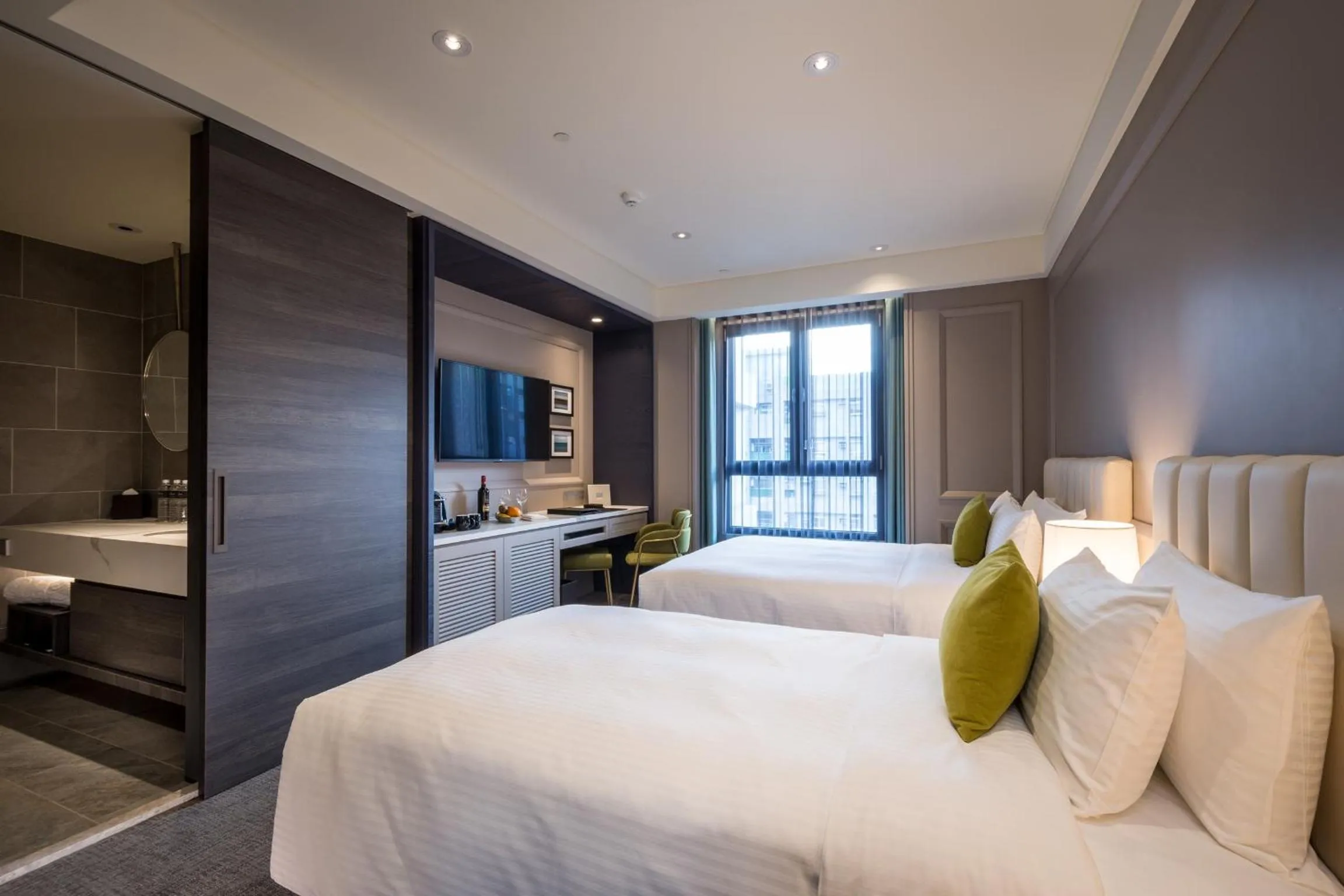 Bathroom, Bed in Park Lees Hotel