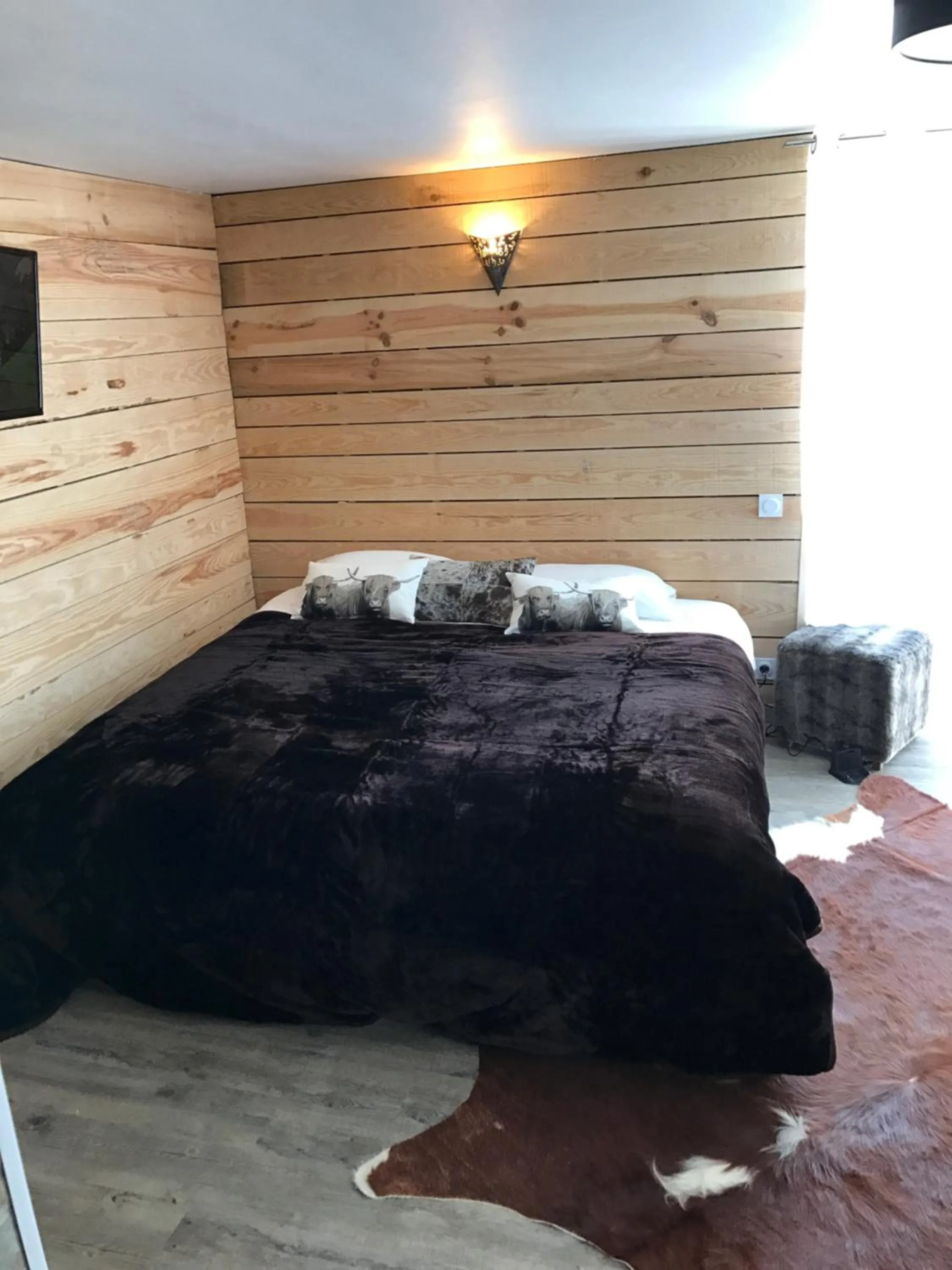 Decorative detail, Bed in L'hostellerie de Sèvremont