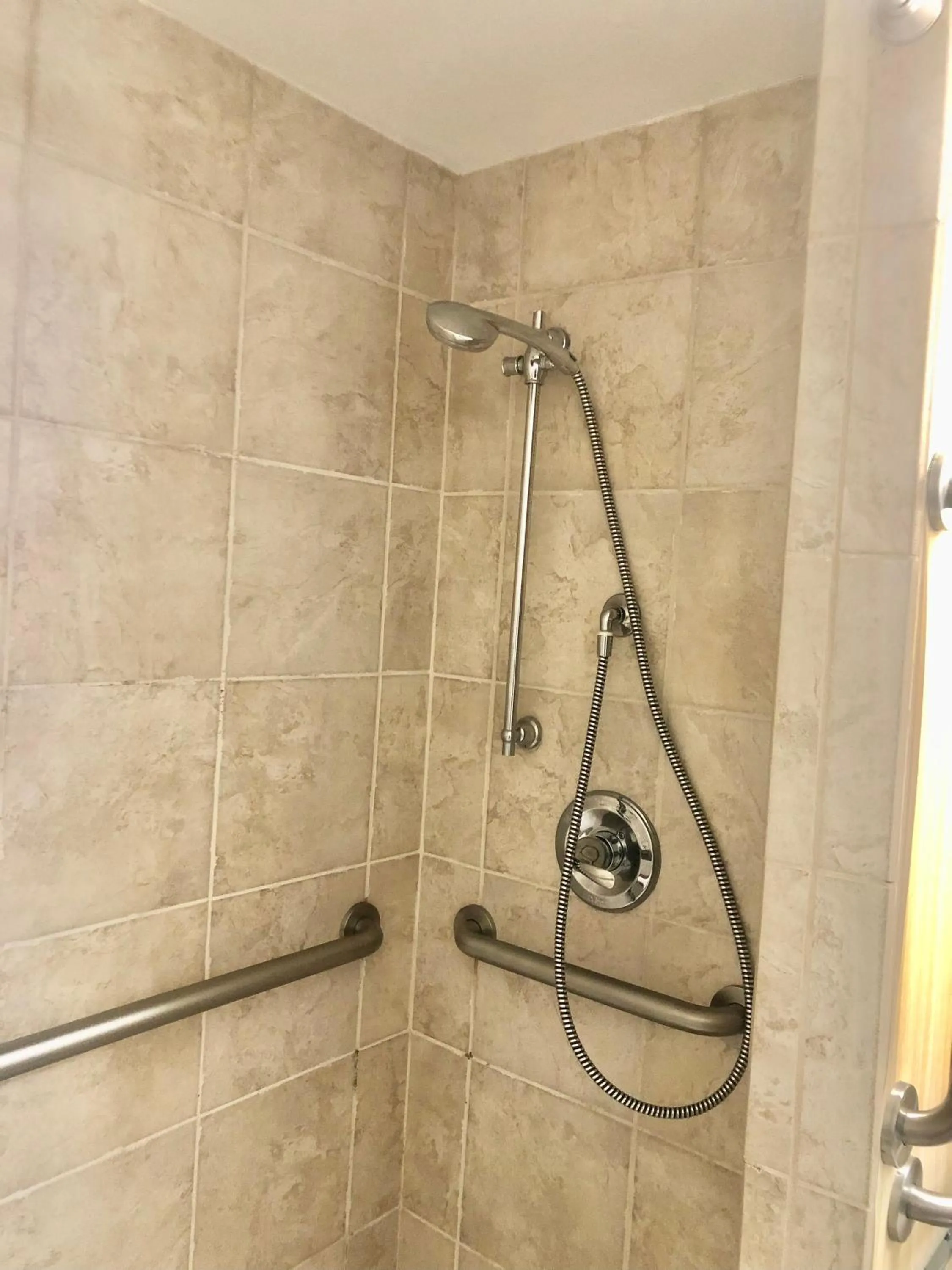 Shower in The Barclay Towers Hotel and Resort