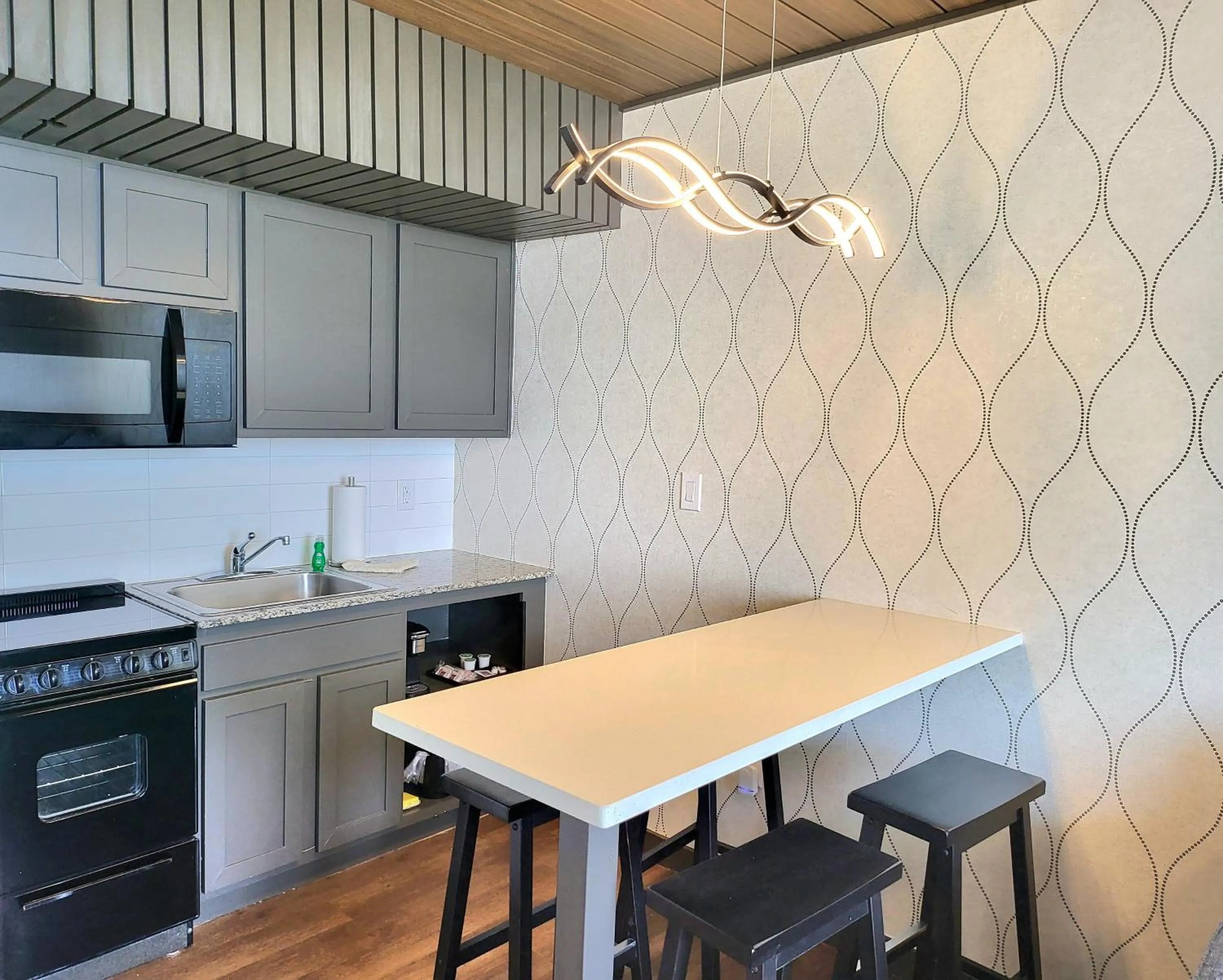 Kitchen or kitchenette in The Barclay Towers Hotel and Resort