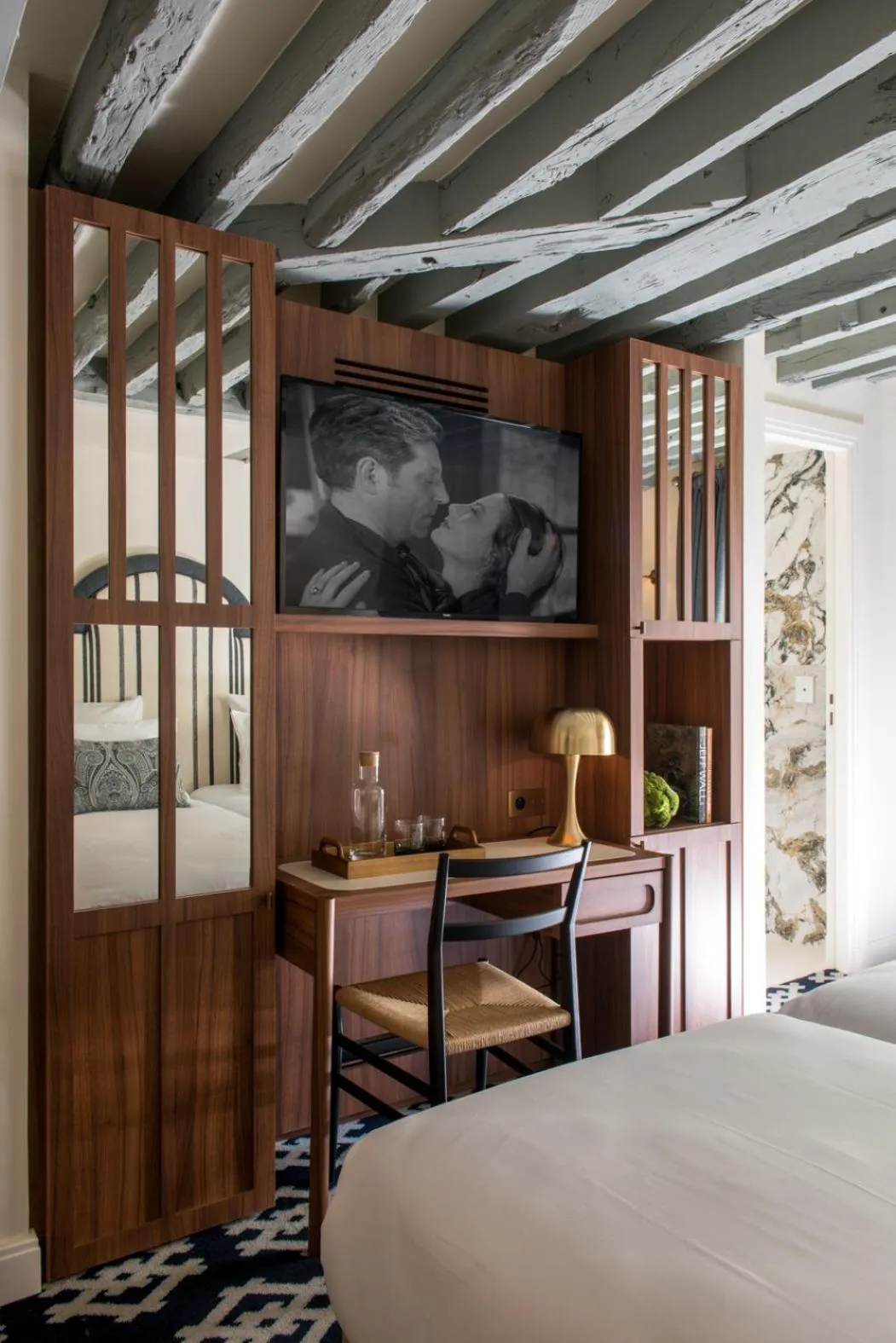 TV and multimedia, Bed in Hôtel Fougère