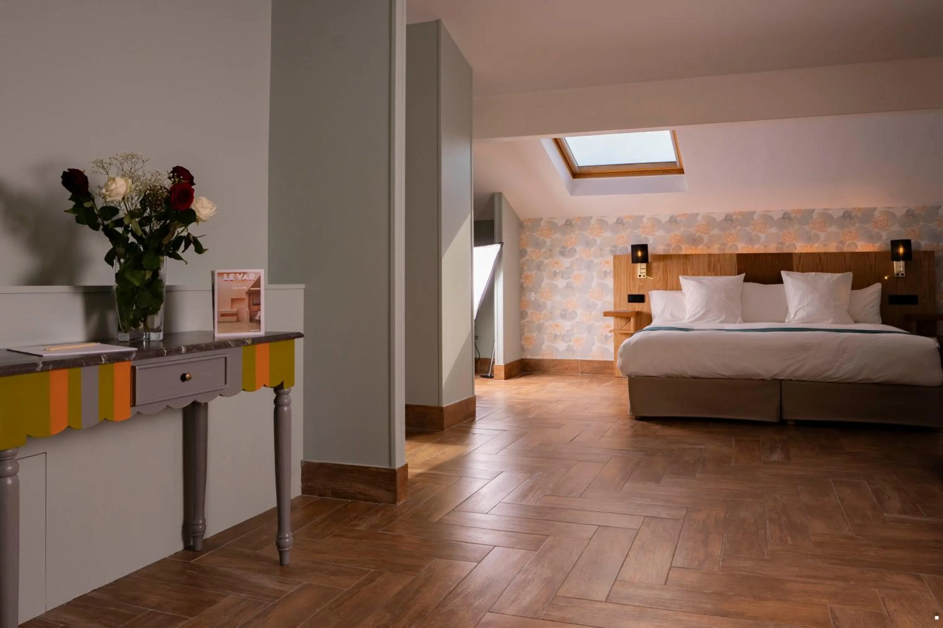 Bedroom, Bed in Best Western Plus Sanary