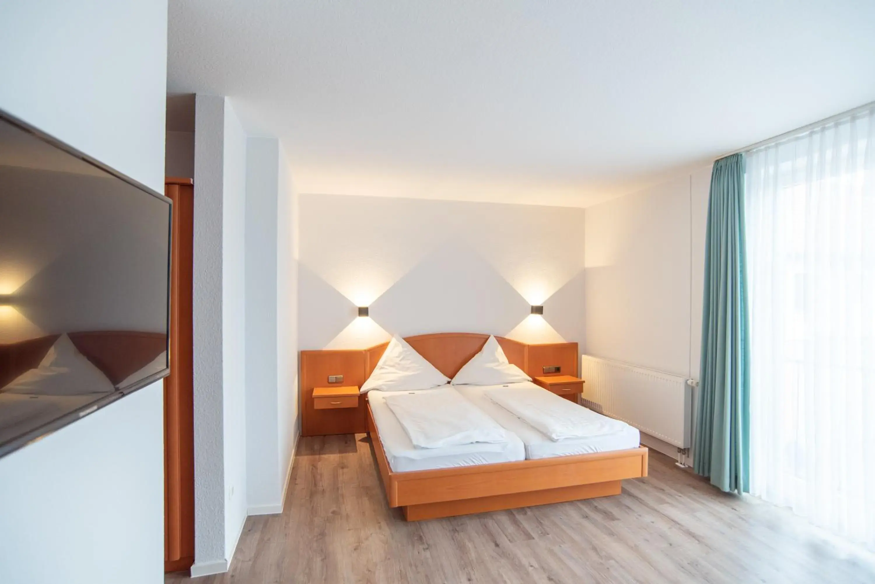 Single Room with Bathroom - single occupancy in Butjadinger Hof Single Room with Bathroom - single occupancy in Butjadinger Hof