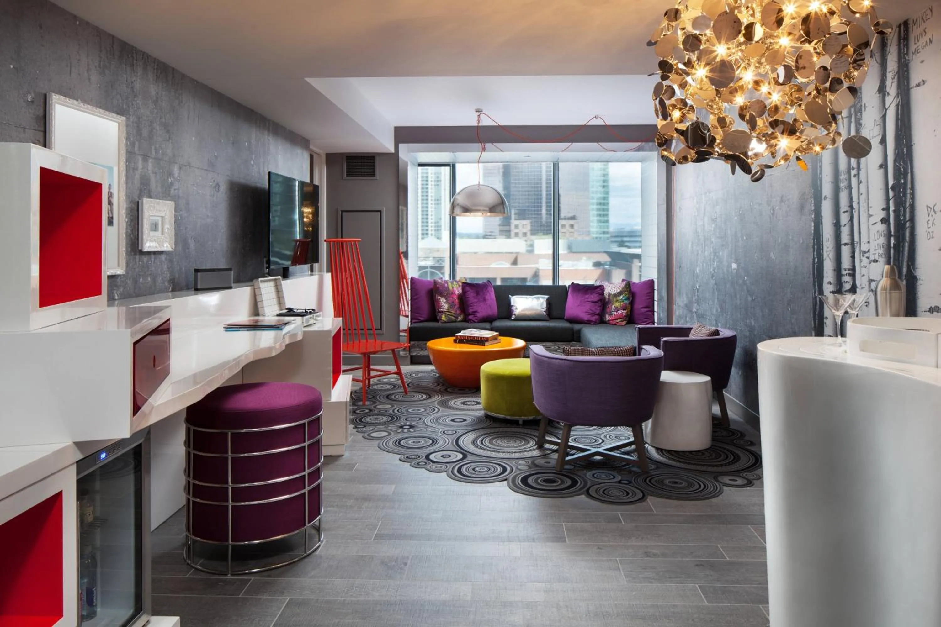 Photo of the whole room in W Bellevue