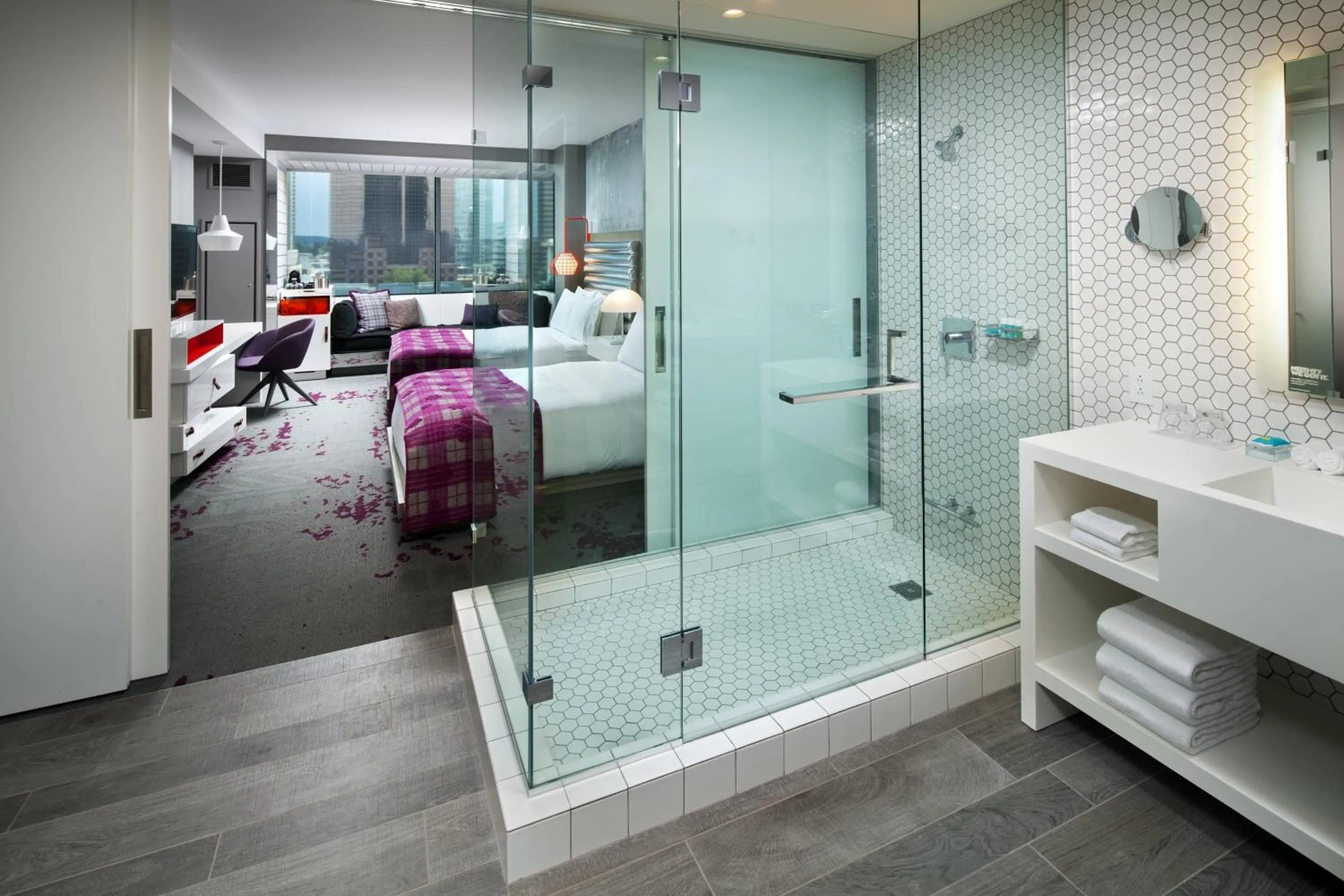 Photo of the whole room in W Bellevue