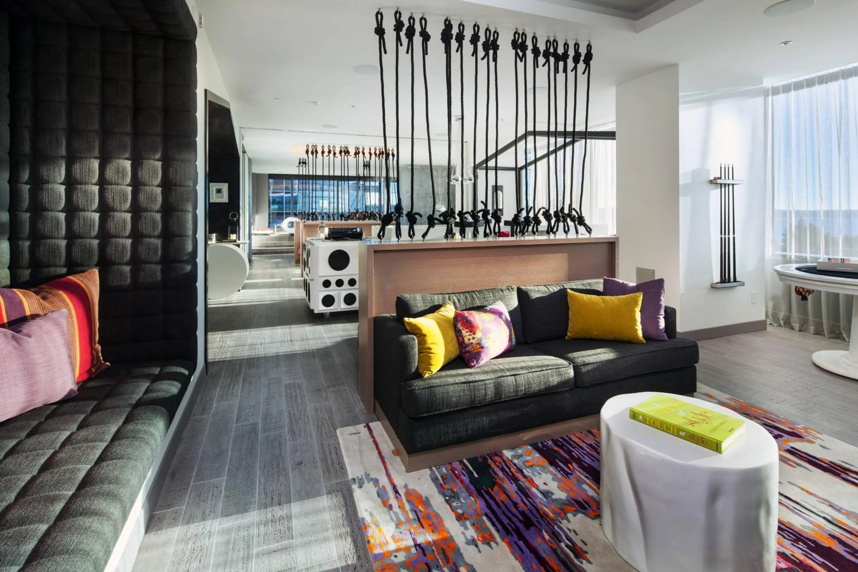 Photo of the whole room in W Bellevue