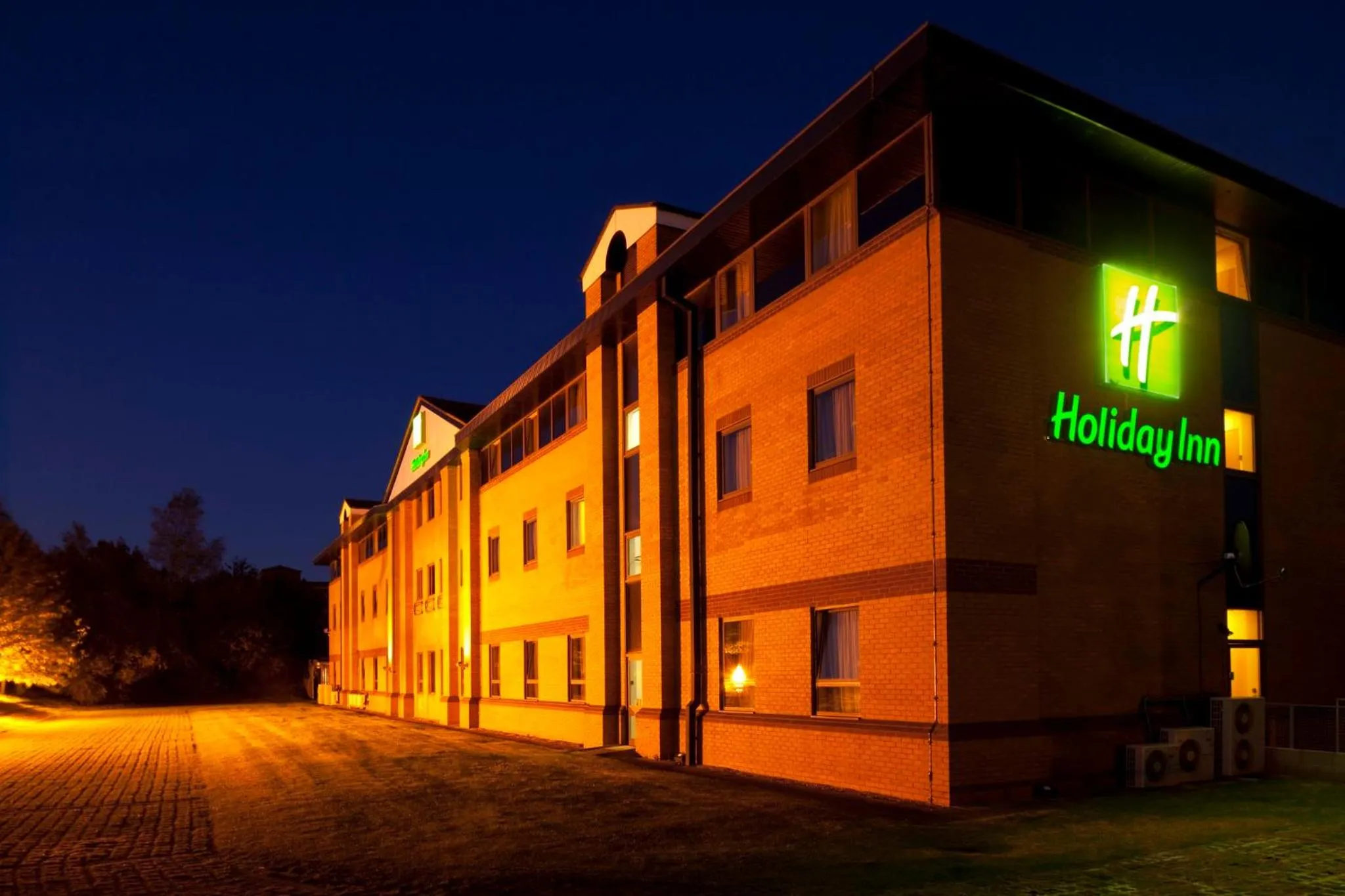 Property building in Holiday Inn Leamington Spa - Warwick by IHG