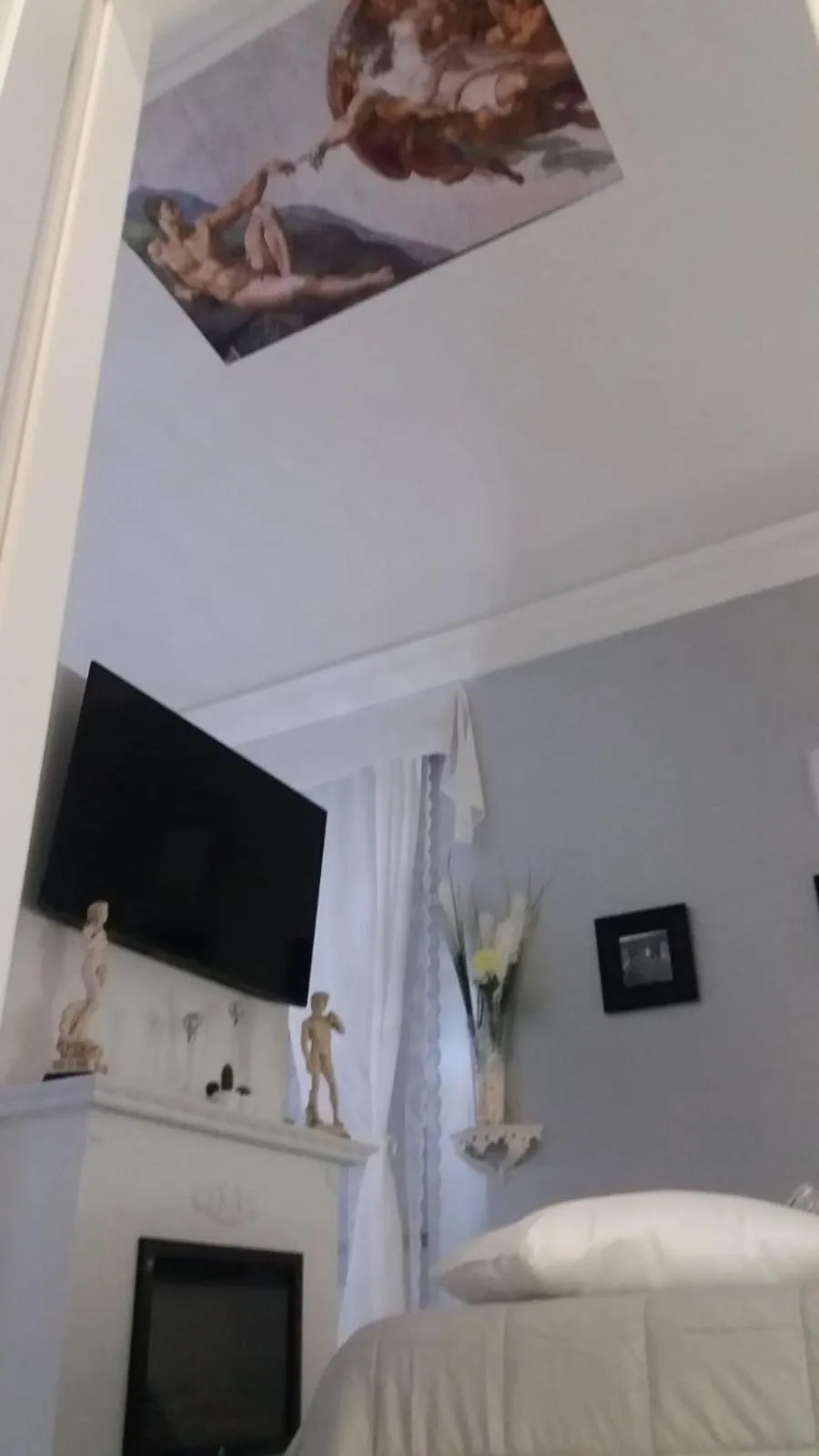 TV and multimedia, Bed in Barberini Dream