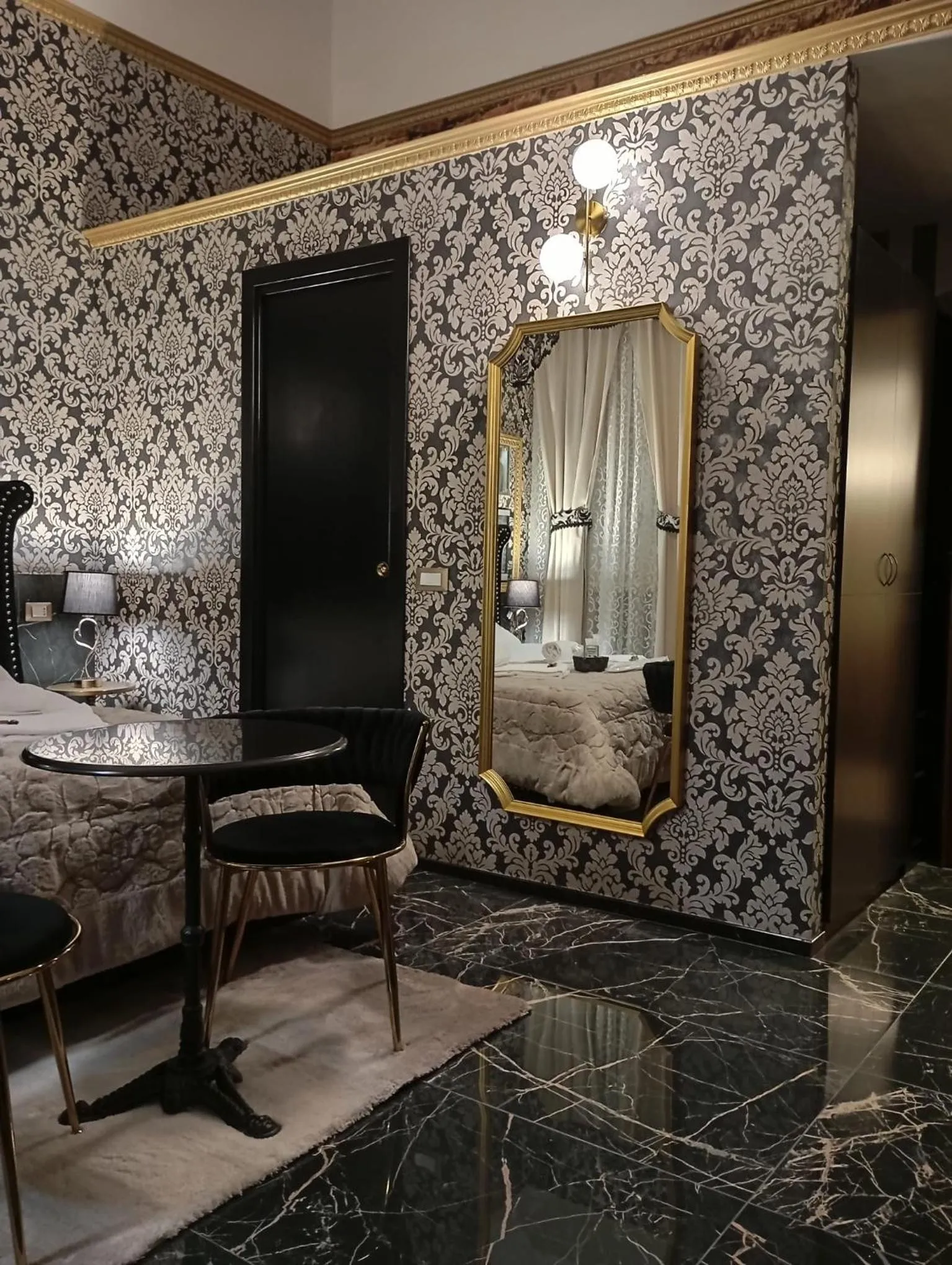 Bedroom in Barberini Dream