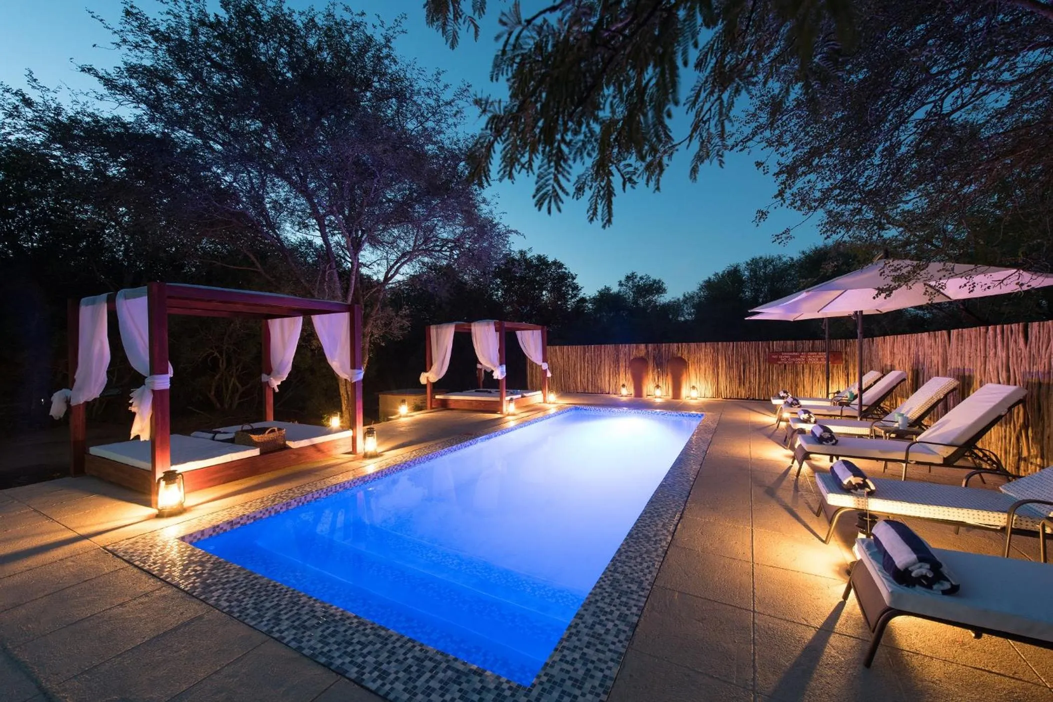 Swimming pool in Bushbaby River Lodge