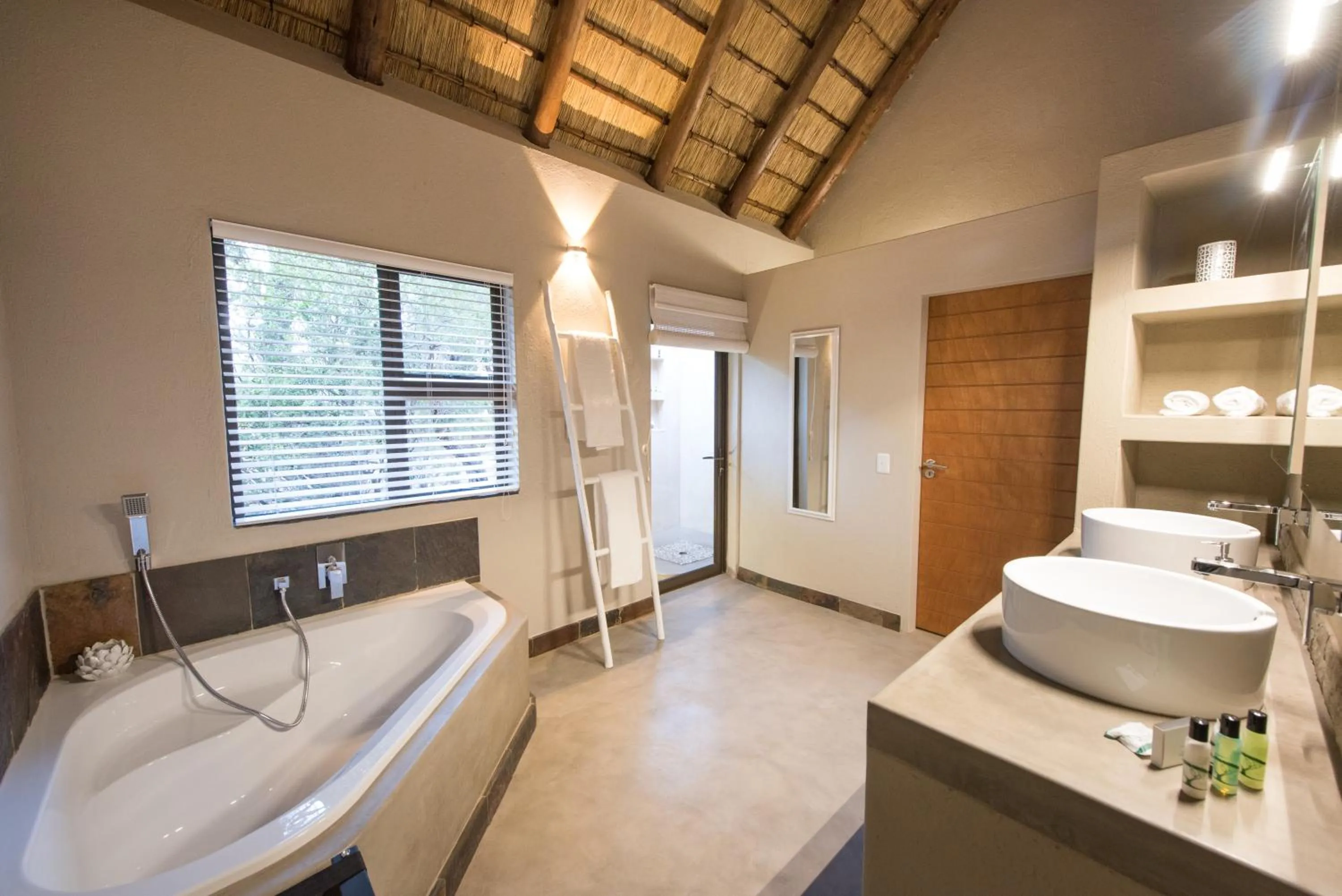 Bathroom in Bushbaby River Lodge
