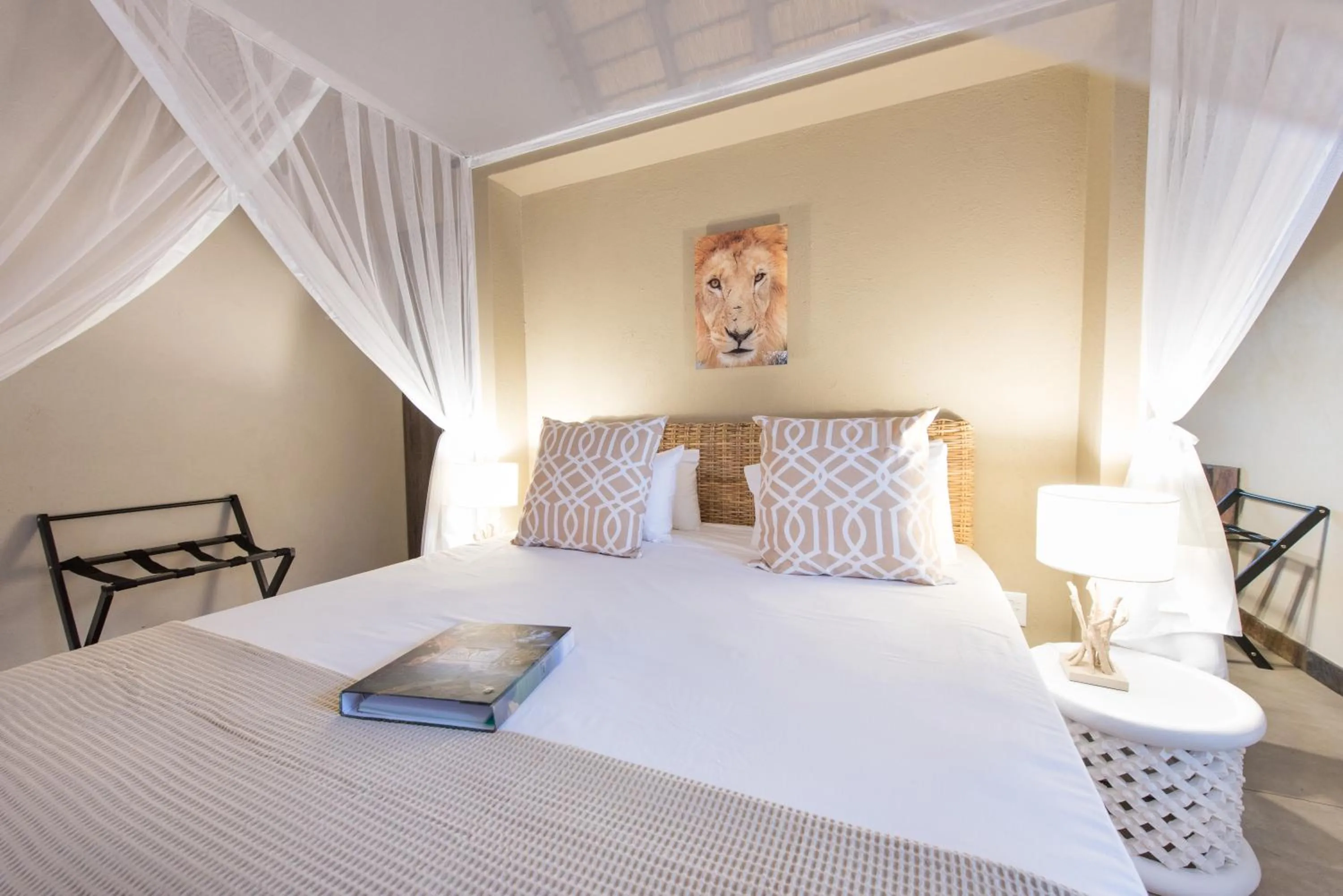 Photo of the whole room, Bed in Bushbaby River Lodge