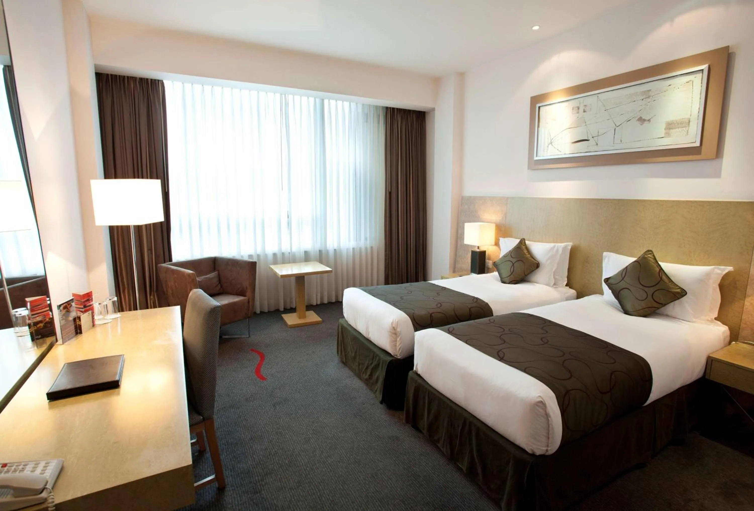 Bedroom, Bed in Park Plaza Cardiff
