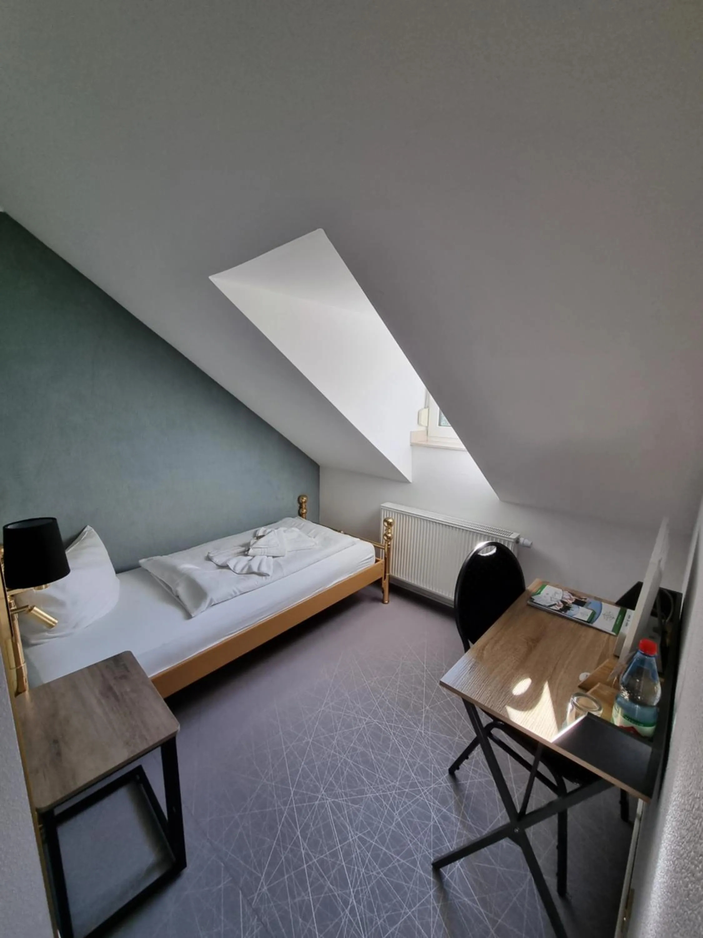 Photo of the whole room, Bed in Hotel Hennesburg